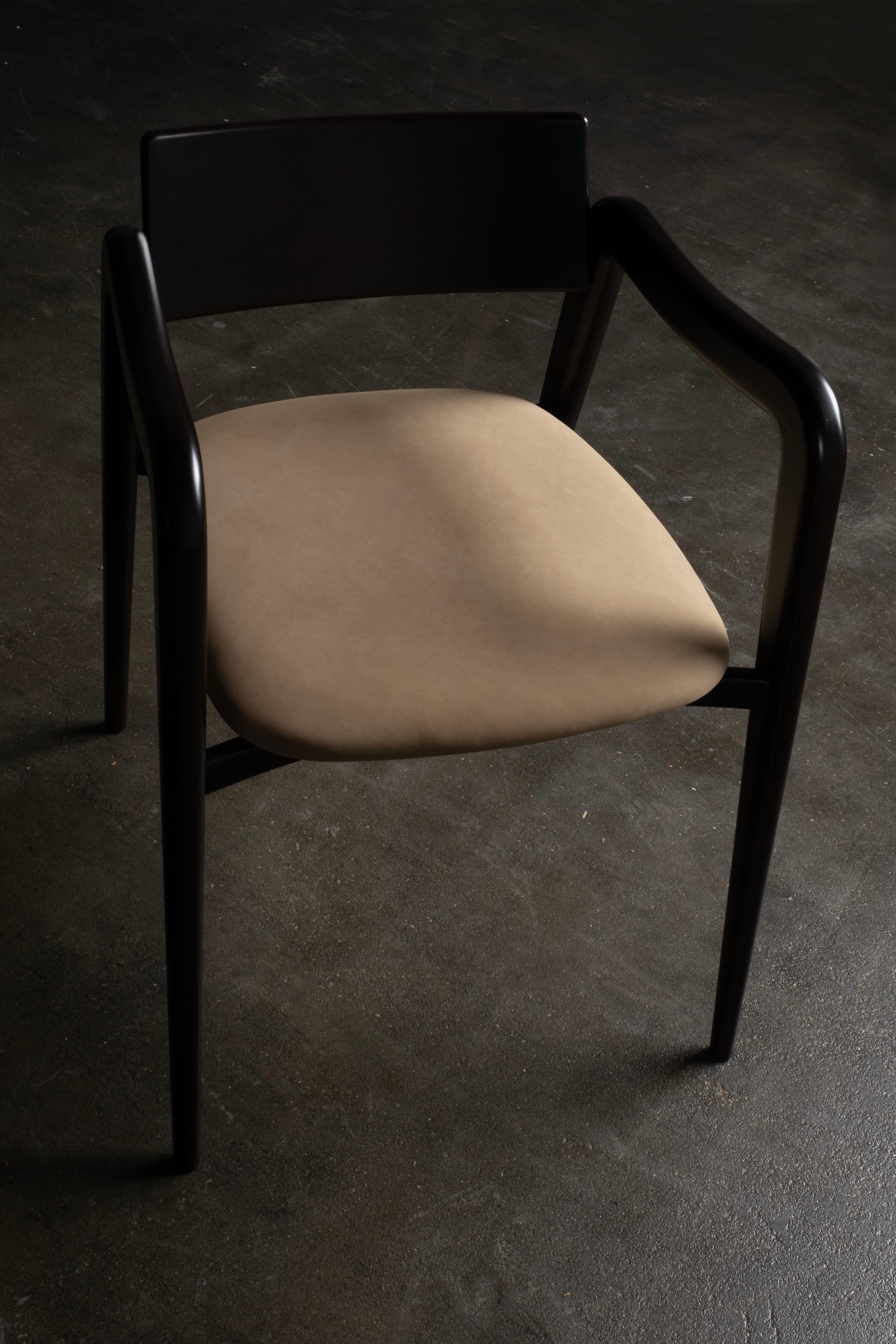 Moderne Anjos Esszimmerstühle, hellbraunes Leder, handgefertigt in Portugal von Greenapple im Zustand „Neu“ im Angebot in Lisboa, PT