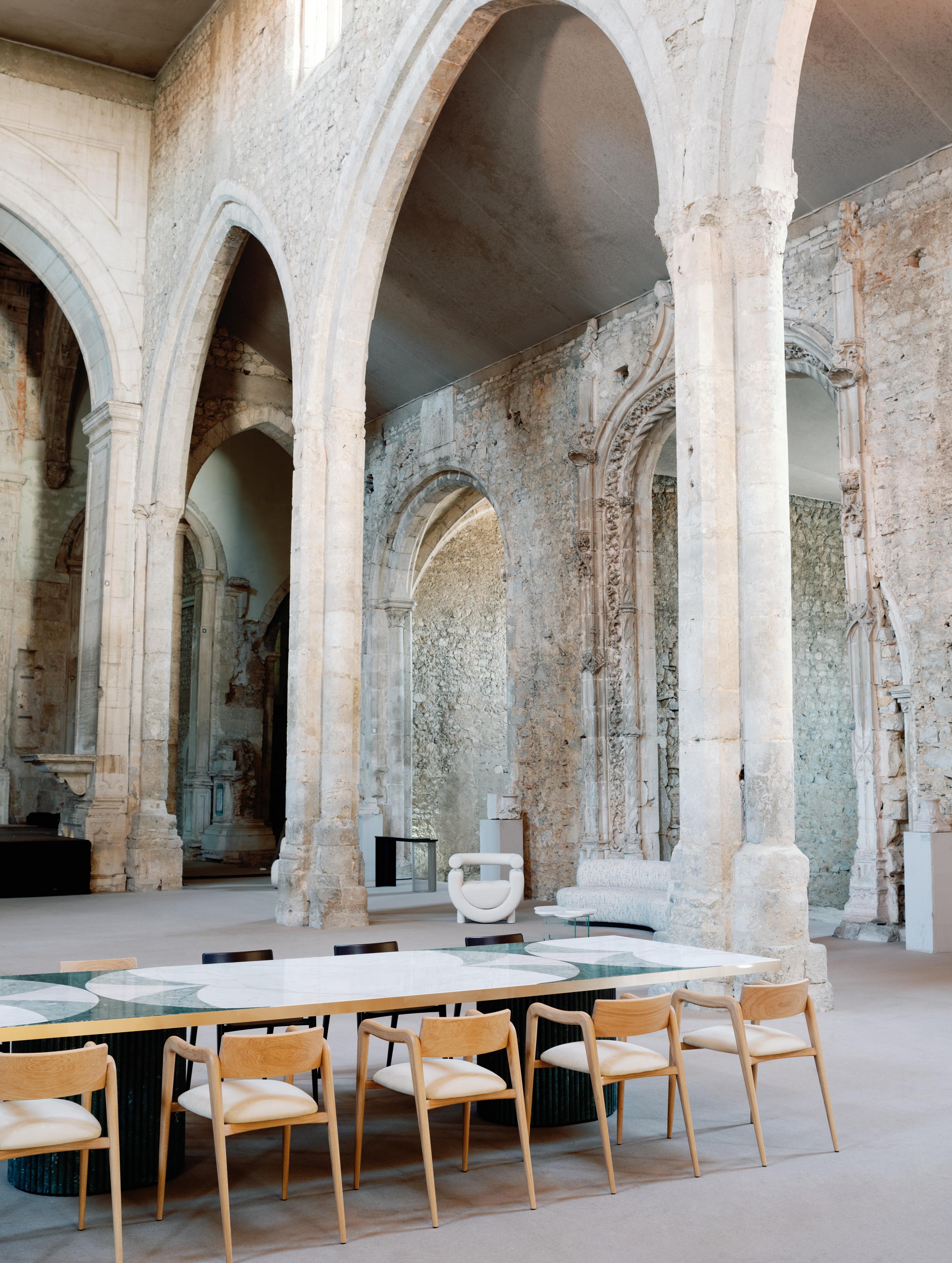 Moderne Chaises de salle à manger modernes Anjos, en cuir Light Brown, fabriquées à la main au Portugal par Greenapple en vente