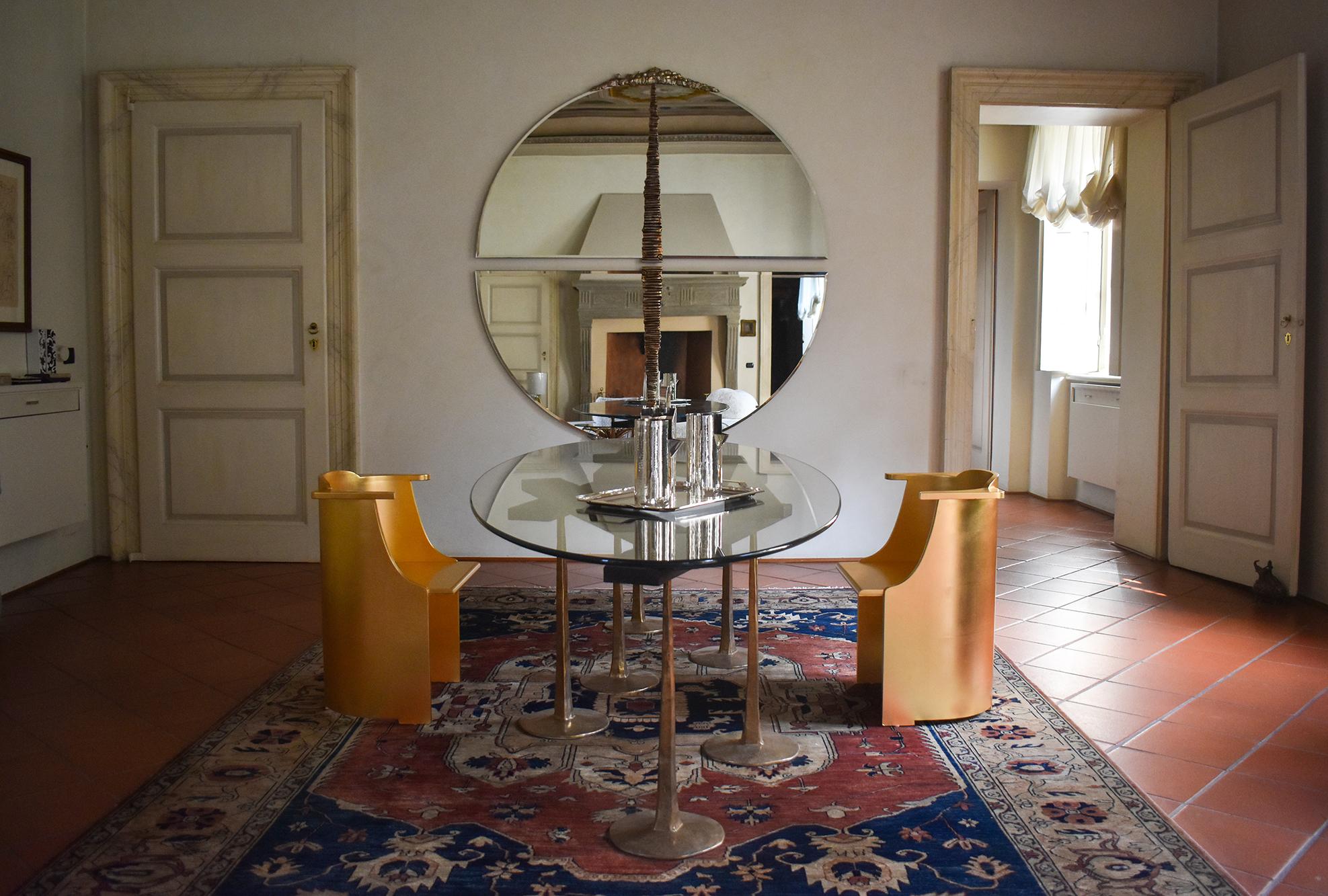 Annibale Oste moderne pour Dilmos - Miroir rond en bronze chromé moulé Neuf - En vente à Milan, IT