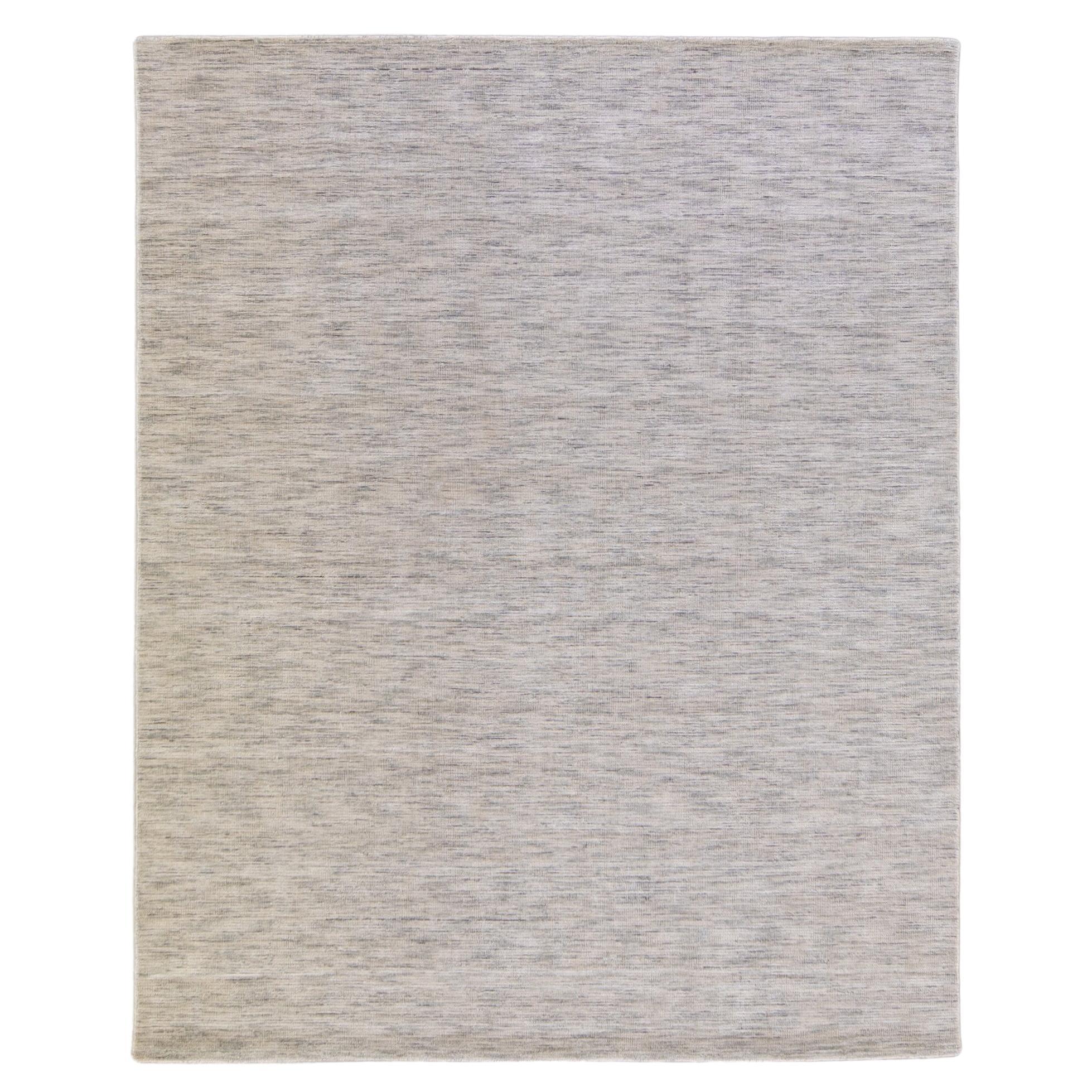 Moderner Apadana's Groove Bambus/Seide Handgefertigter Teppich in Beige und Grau
