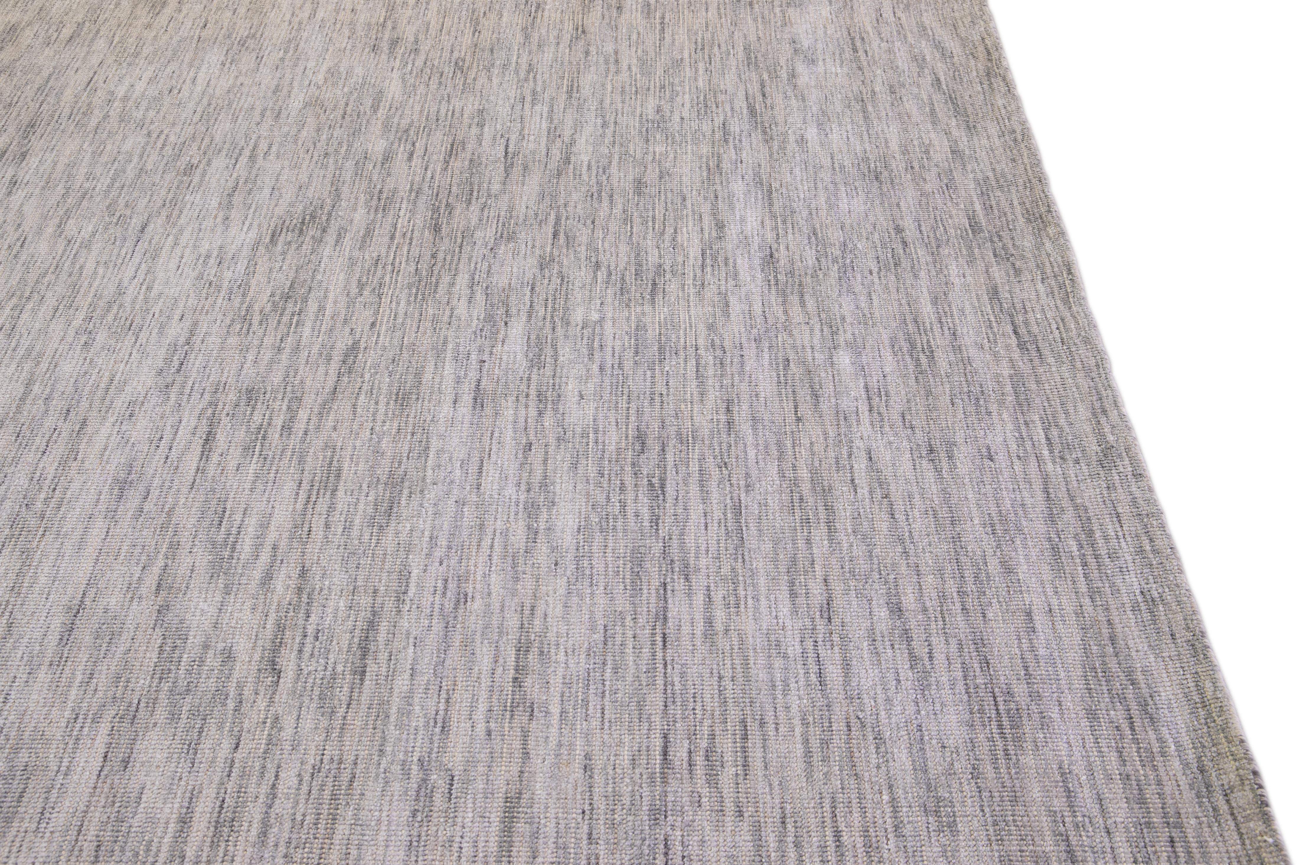 Modern Apadana's Groove Bamboo/Silk Handmade Gray Rug For Sale 2
