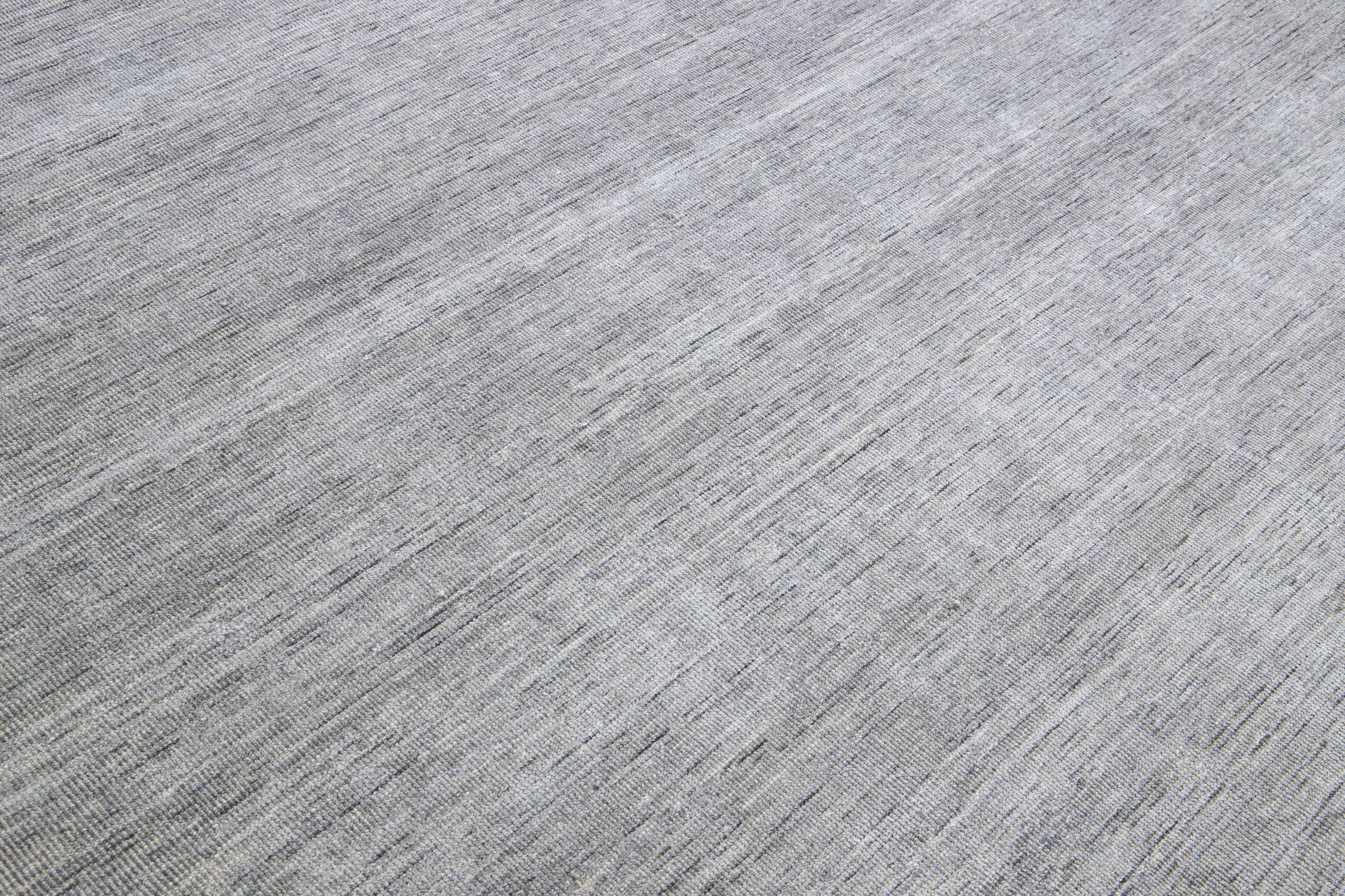 Moderner moderner Apadana's Groove Bambus/Seide Handgefertigter grauer Teppich im Angebot 4