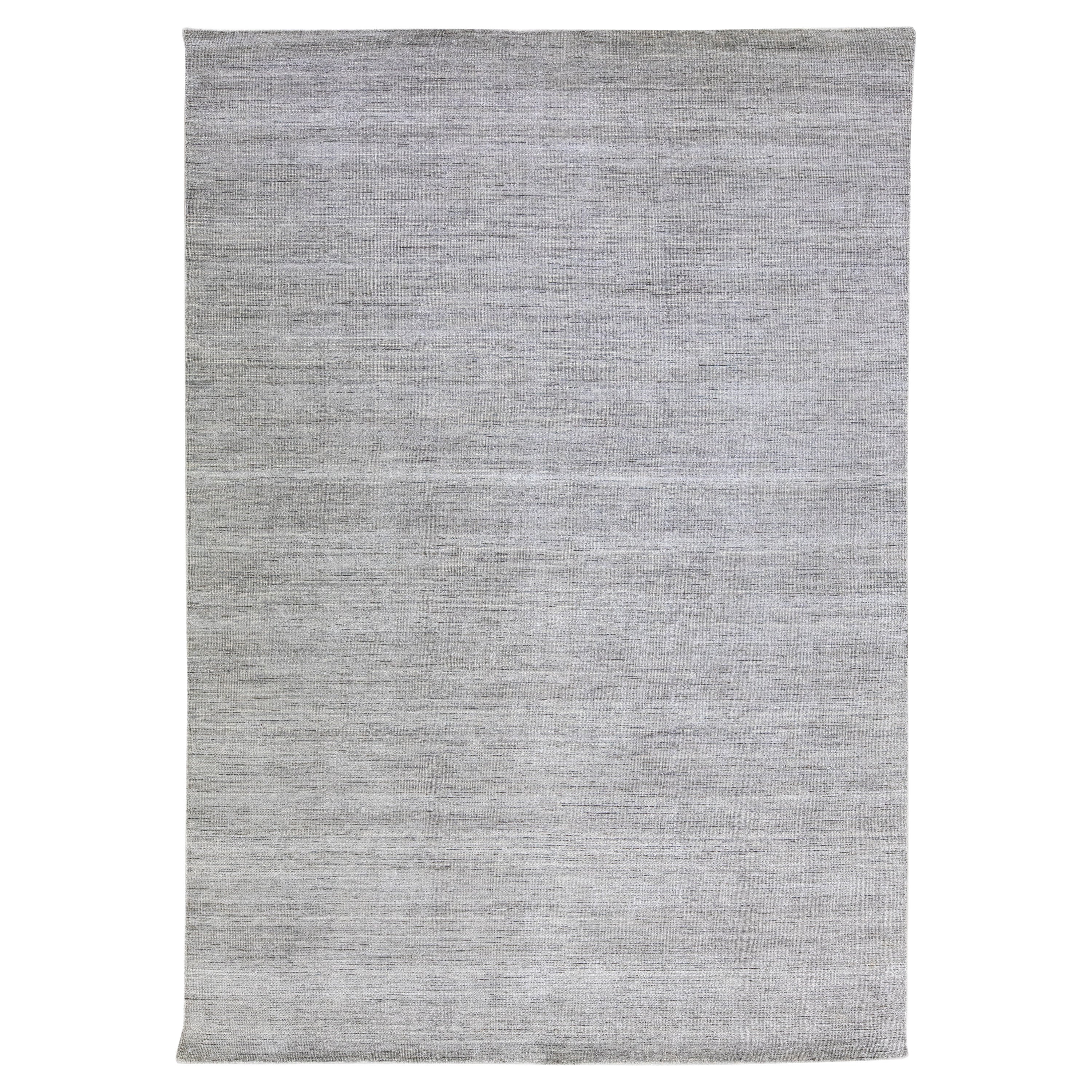 Moderner moderner Apadana's Groove Bambus/Seide Handgefertigter grauer Teppich