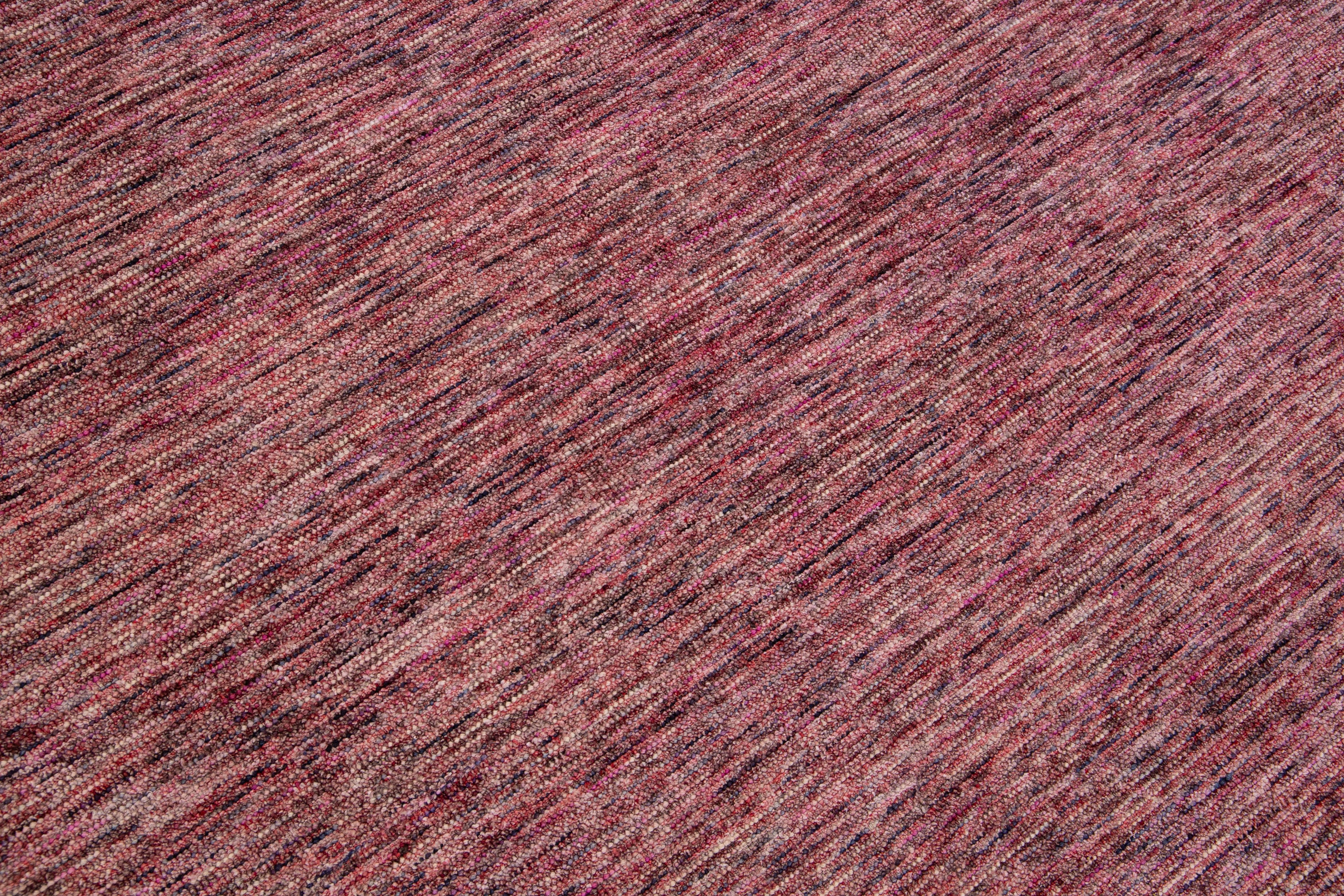 Lana Tappeto moderno Apadana's Groove Bamboo/Silk fatto a mano rosso in vendita