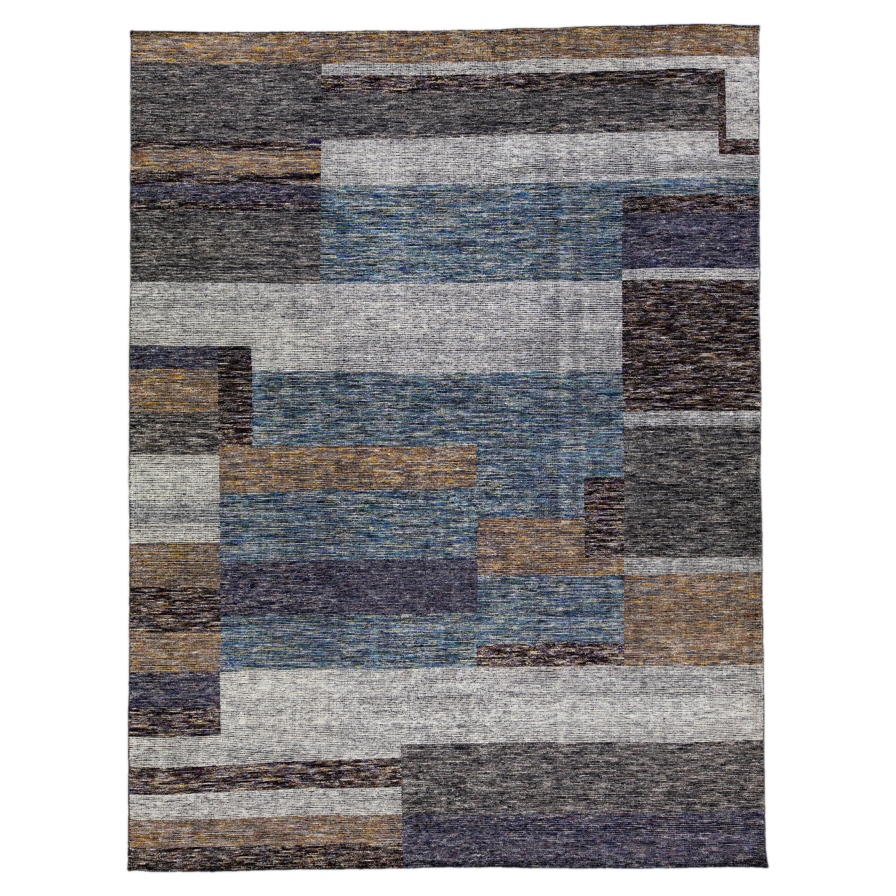 Alfombra de lana con diseño abstracto en tonos terrosos de la Colección Safi de Modern Apadana hecha a mano