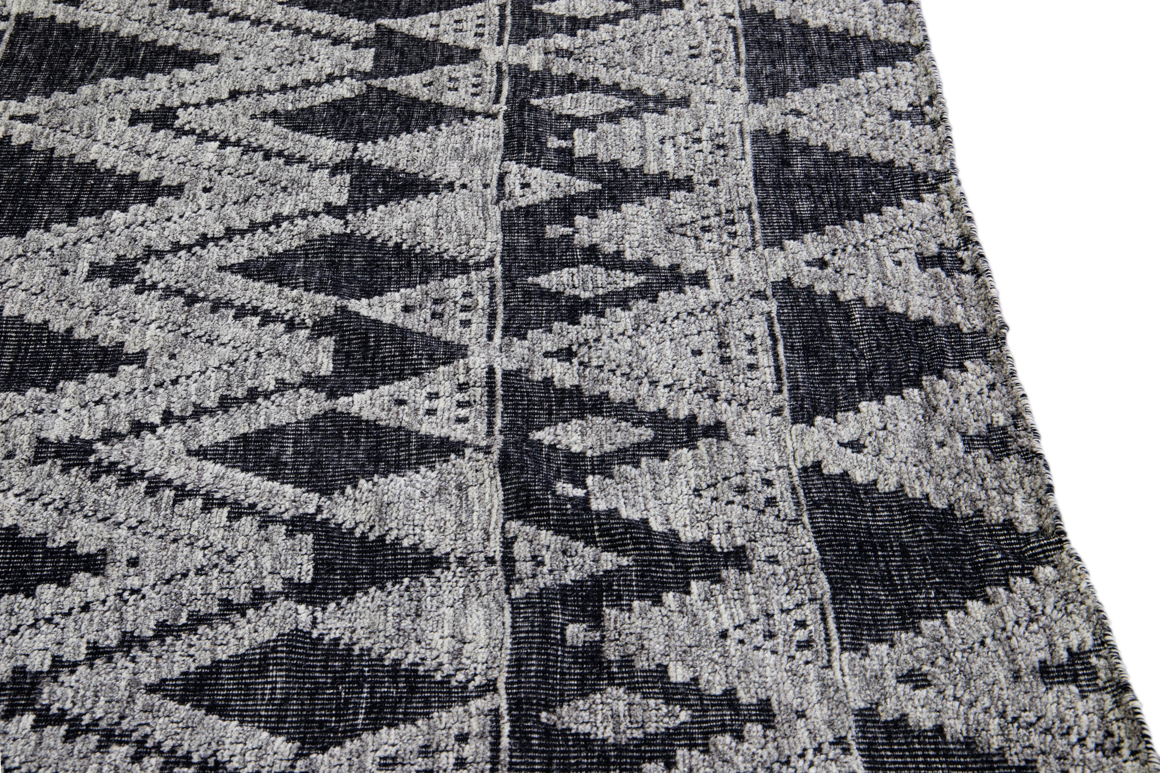 Laine Tapis Safi de la collection moderne Apadana fait à la main, design gris anthracite et anthracite en vente