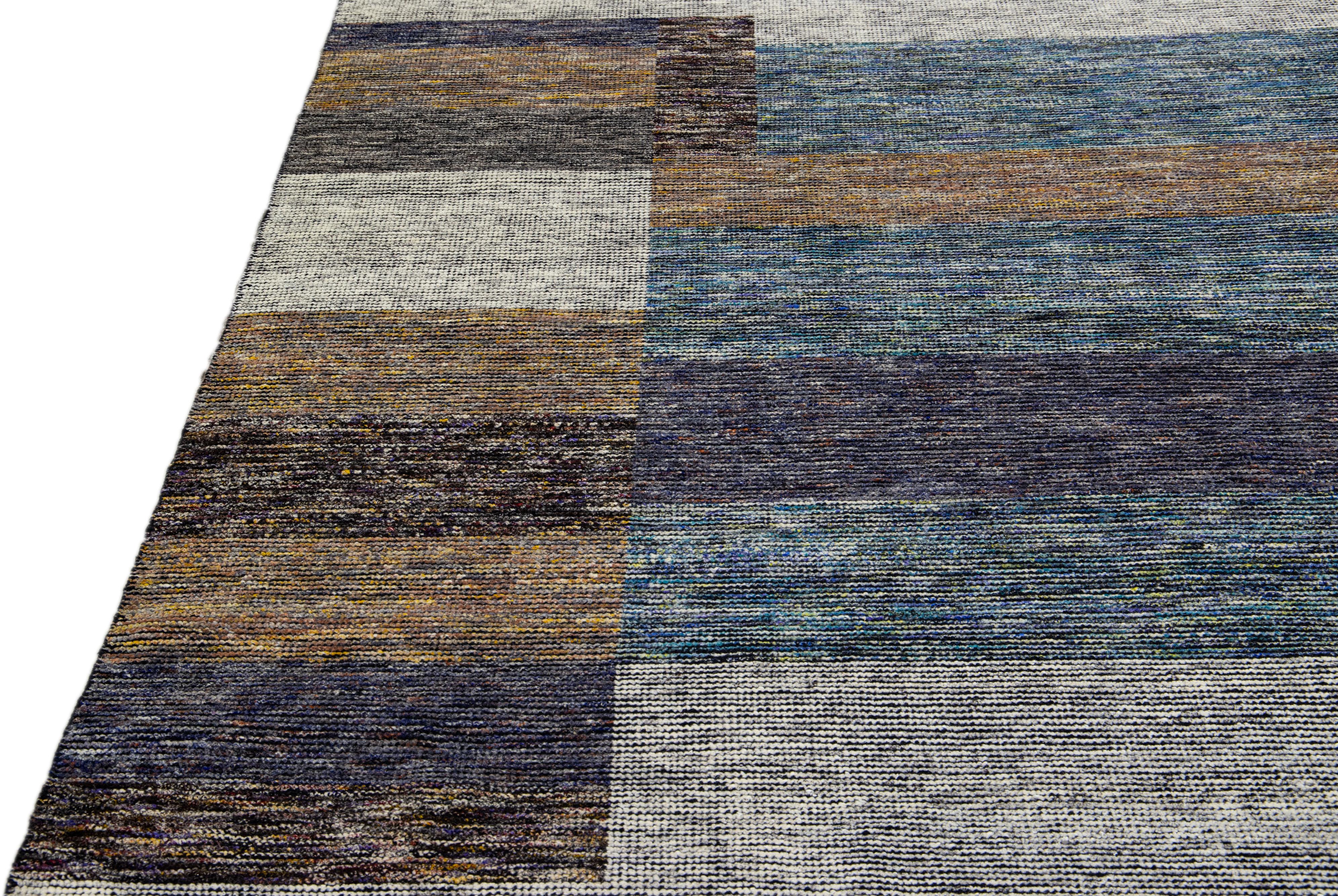 Indian Modern Apadana's Safi Collection Handmade Earthy Tone Abstract Designed Wool Rug For Sale