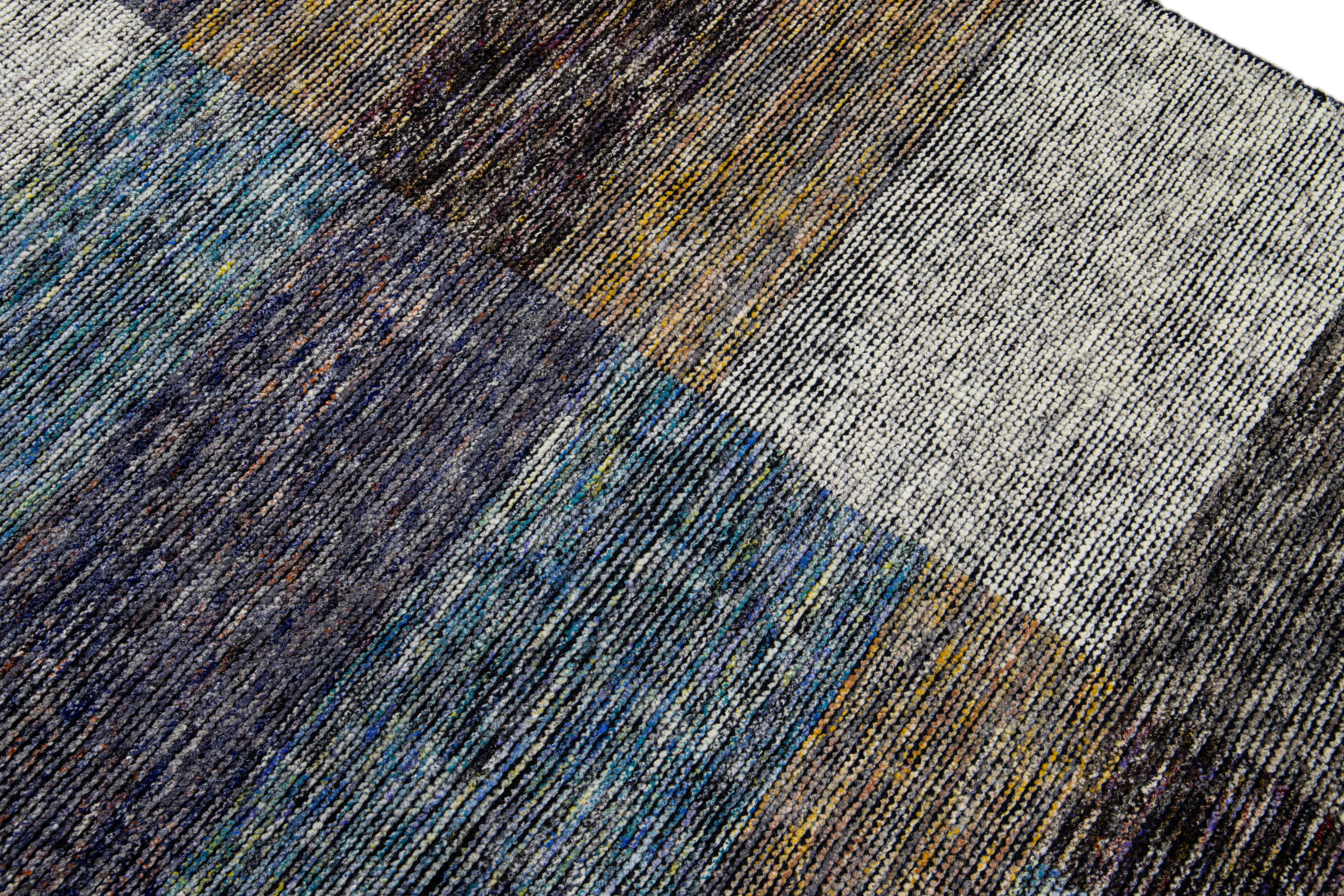 Moderner moderner handgefertigter, erdiger, abstrakt gestalteter Wollteppich der Safi-Kollektion von Apadana im Zustand „Neu“ im Angebot in Norwalk, CT