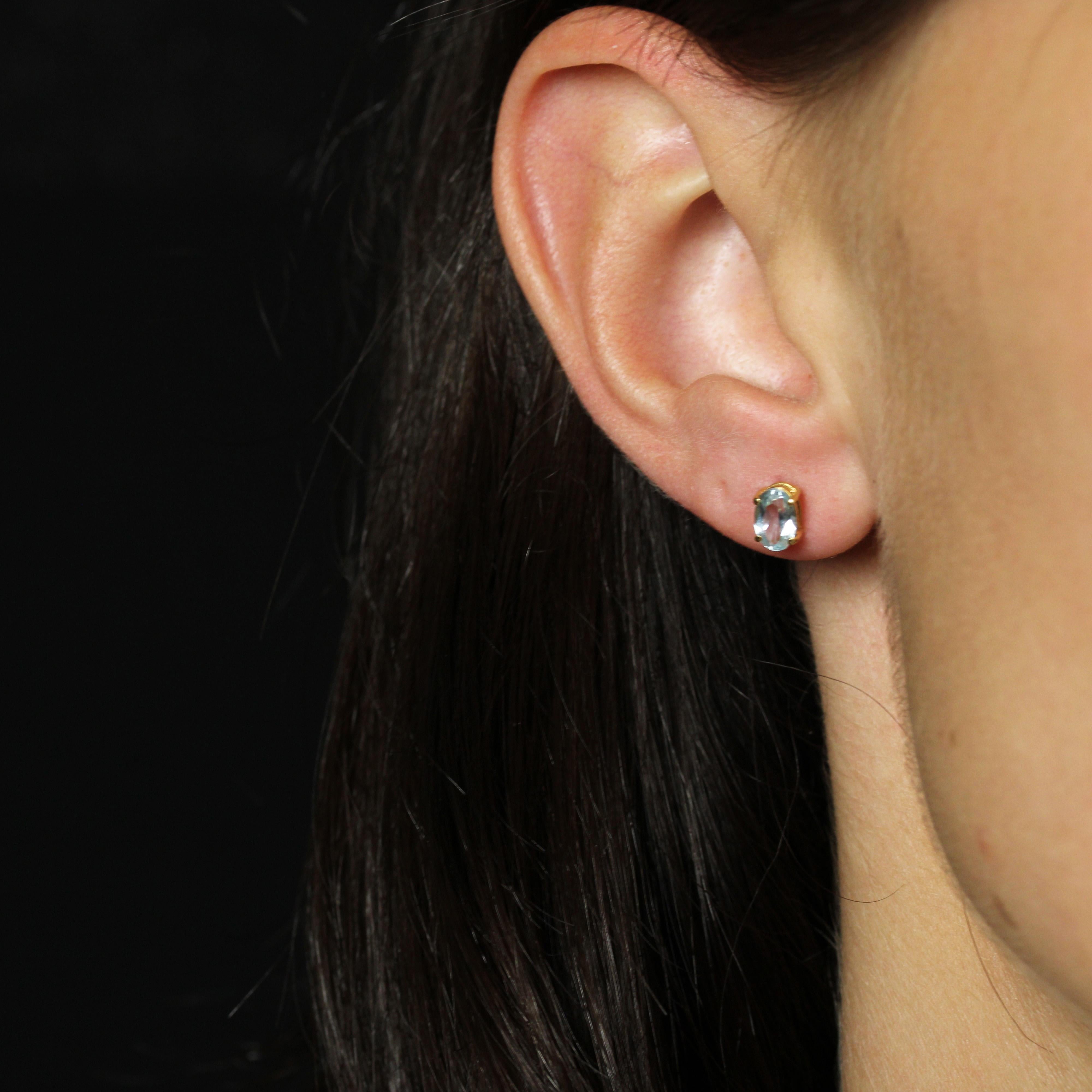 Clous d'oreilles modernes aigue-marine en or jaune 18 carats Pour femmes en vente