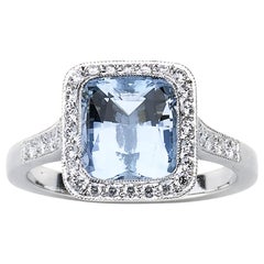 Bague moderne en grappe d'aigue-marine, diamants et platine, 2.59 carats
