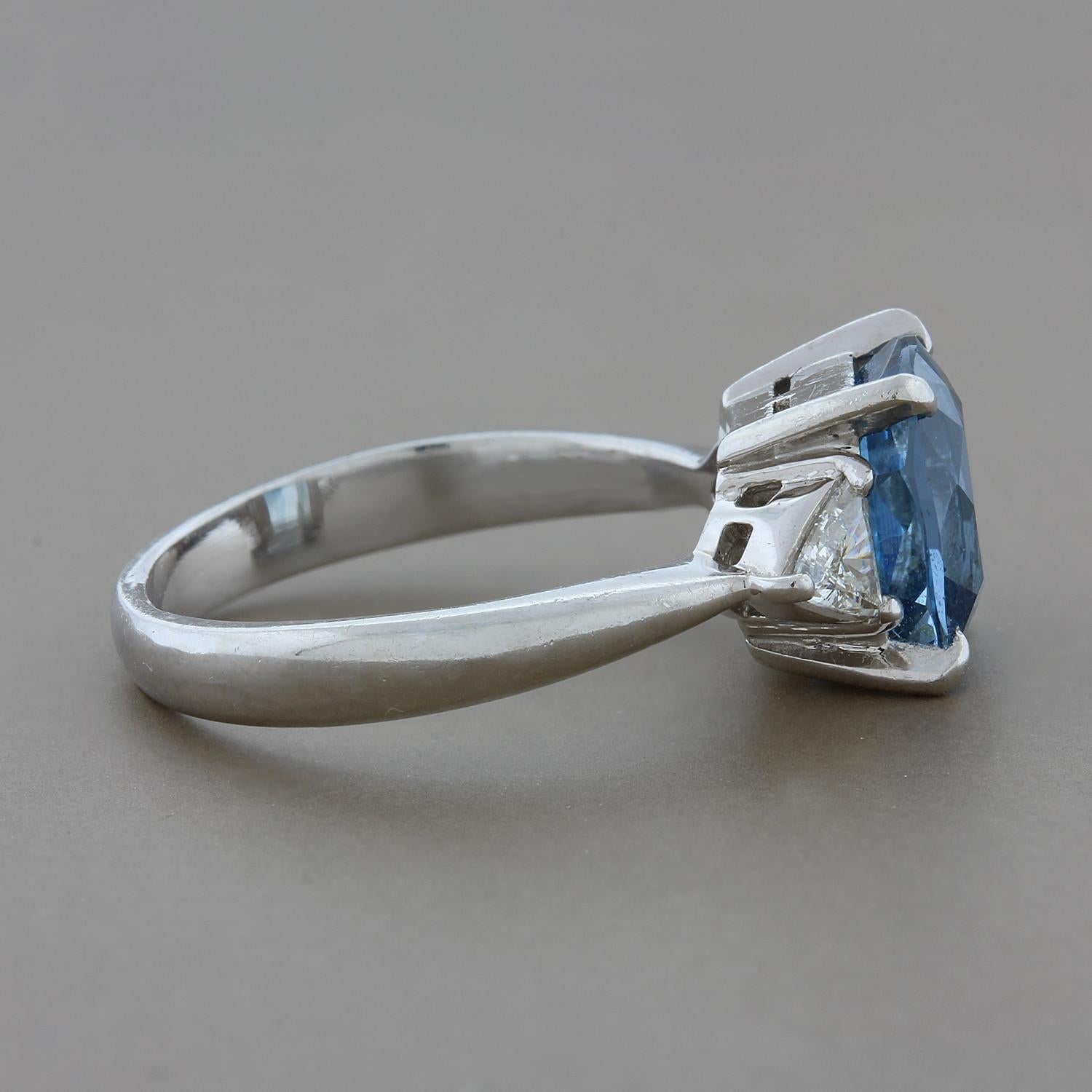 Modern Aquamarine Diamond Platinum Ring In New Condition In Beverly Hills, CA