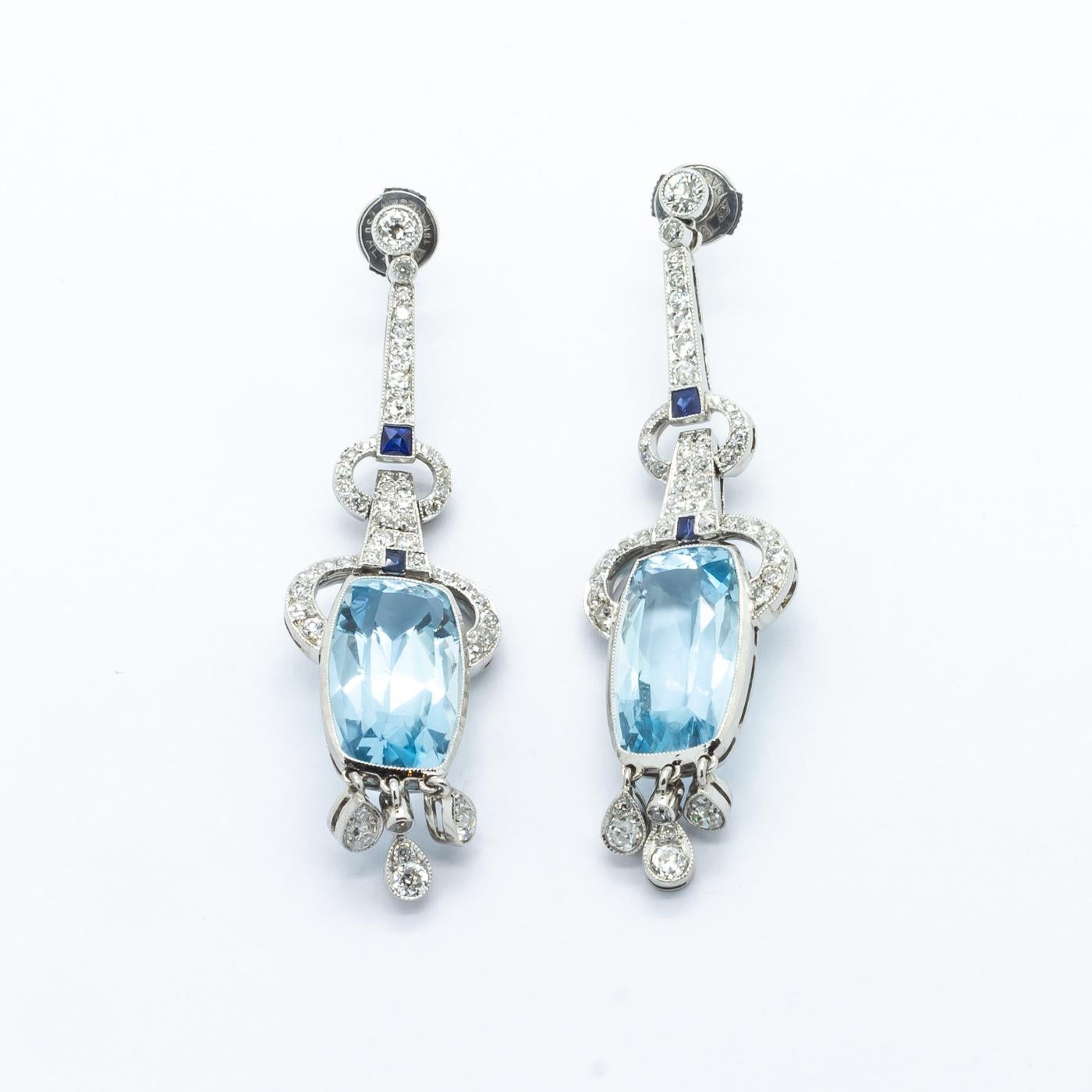 Modern Aquamarine, Sapphire, Diamond And Platinum Earrings In Excellent Condition For Sale In London, GB