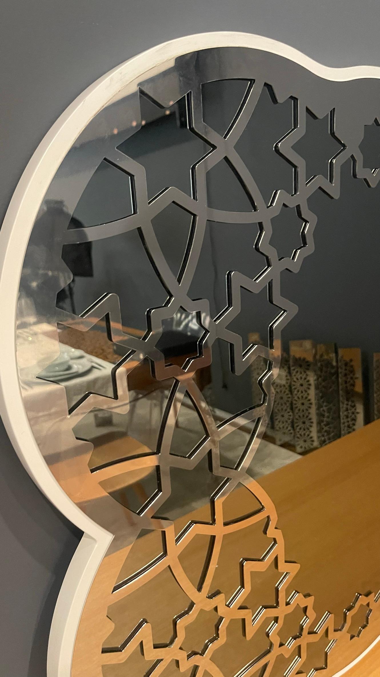 Contemporary Modern Arabic-Inspired Wall Mirror in Polished Stainless Steel & White Lacquer For Sale
