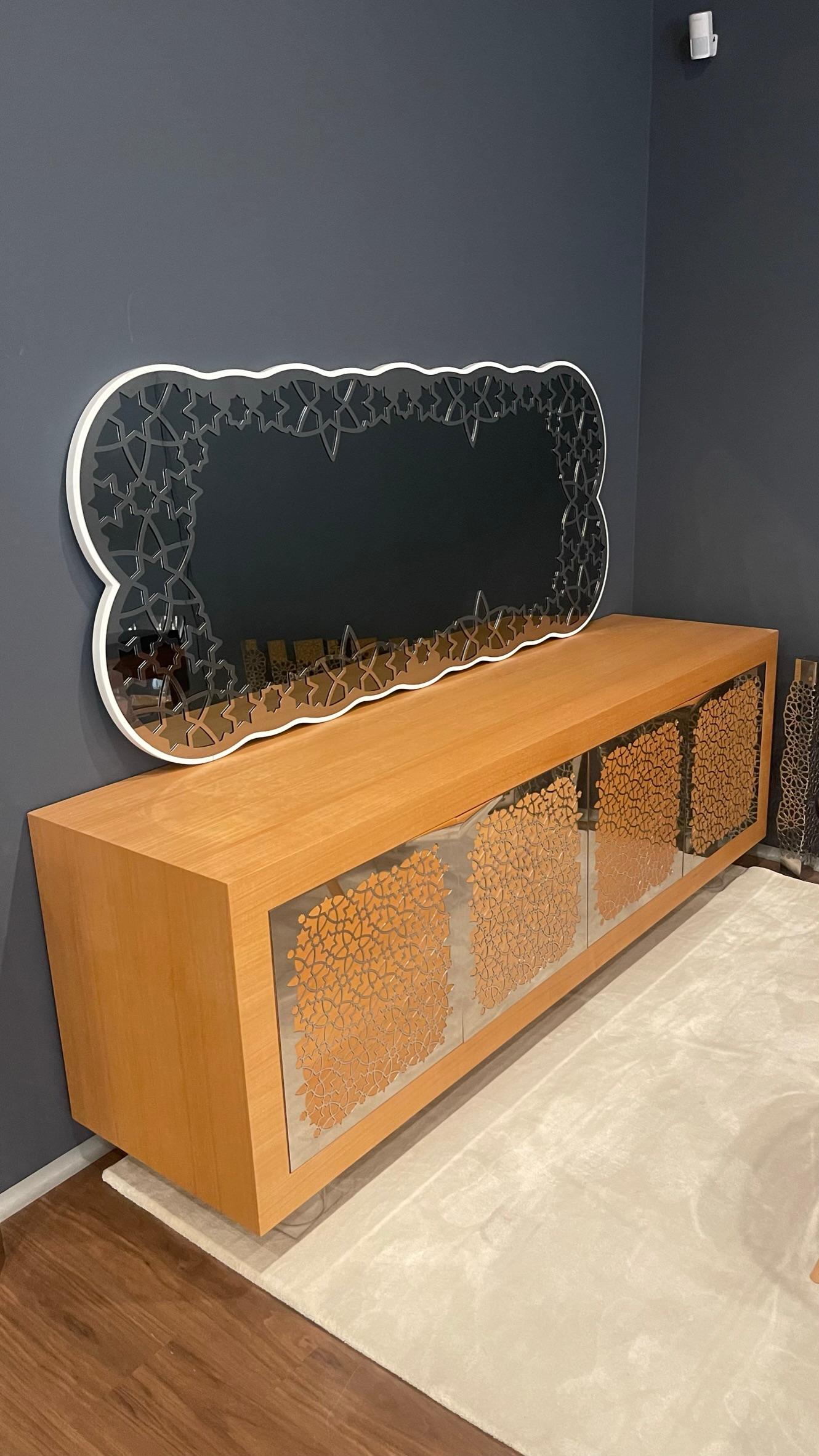 Portuguese Modern Arabic-Inspired Wall Mirror in Polished Stainless Steel & White Lacquer For Sale