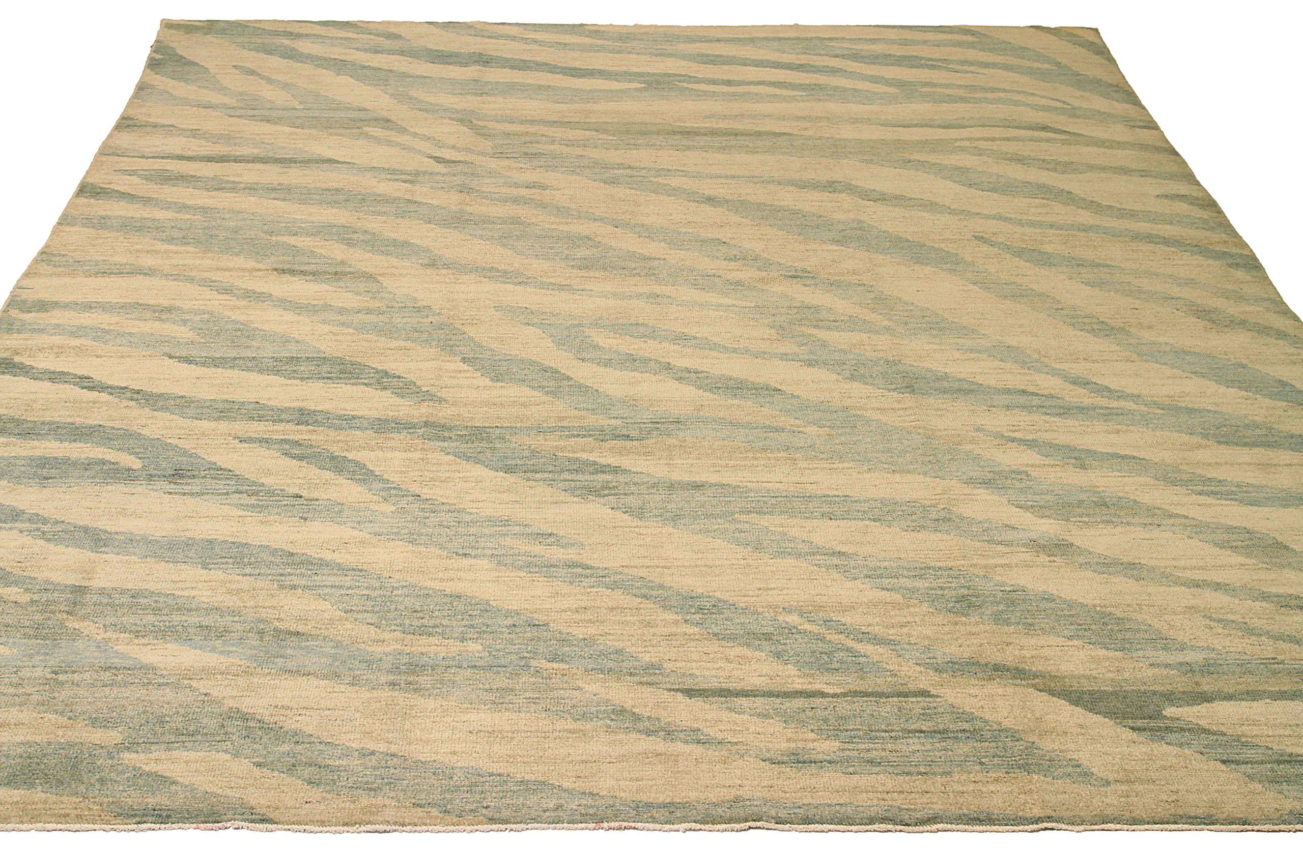 Entdecken Sie die Eleganz dieser einzigartigen Moderne mit Teppichen aus der Zeit um 1990. Dieses exklusive Design, das mit viel Liebe zum Detail entworfen wurde, ist perfekt, um Ihren Raum zu verschönern.