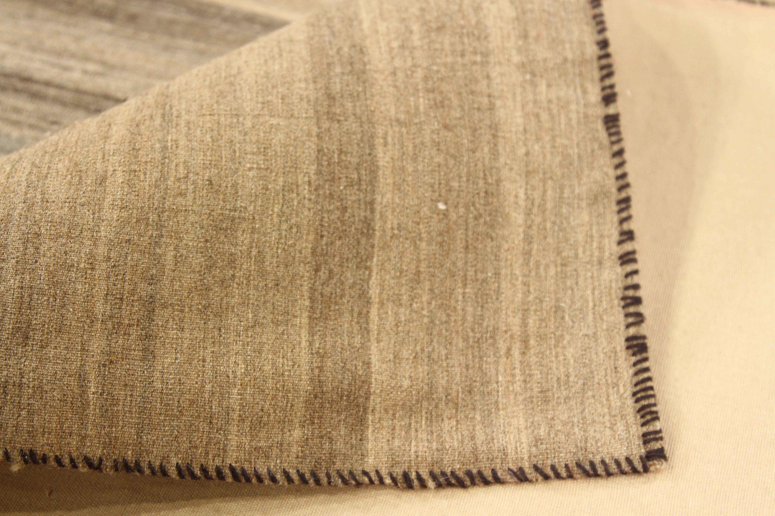 Modern Area Rugs Circa 1990 - 66070 im Zustand „Hervorragend“ im Angebot in Dallas, TX