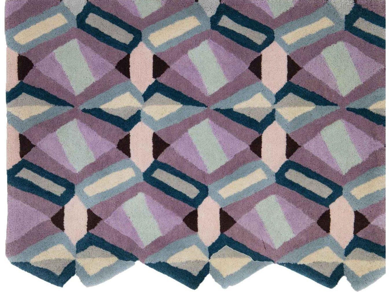Moderner Arletty maßgefertigter Wollteppich mit geometrischem Muster von Apadana (Indisch) im Angebot
