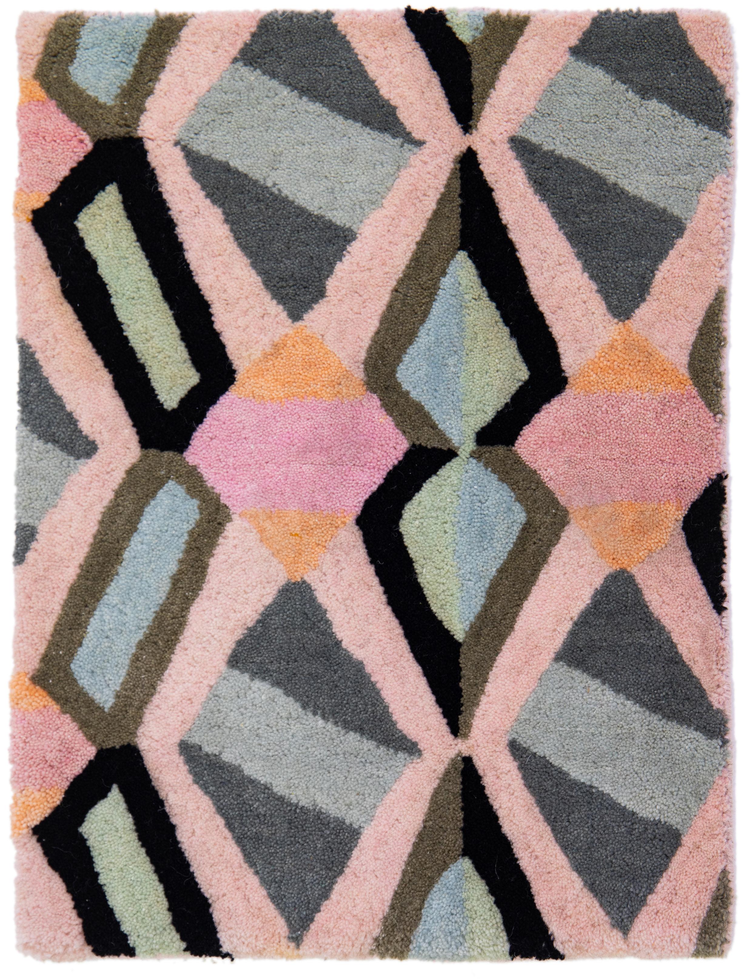 Moderner Arletty maßgefertigter Wollteppich mit geometrischem Muster von Apadana (Wolle) im Angebot