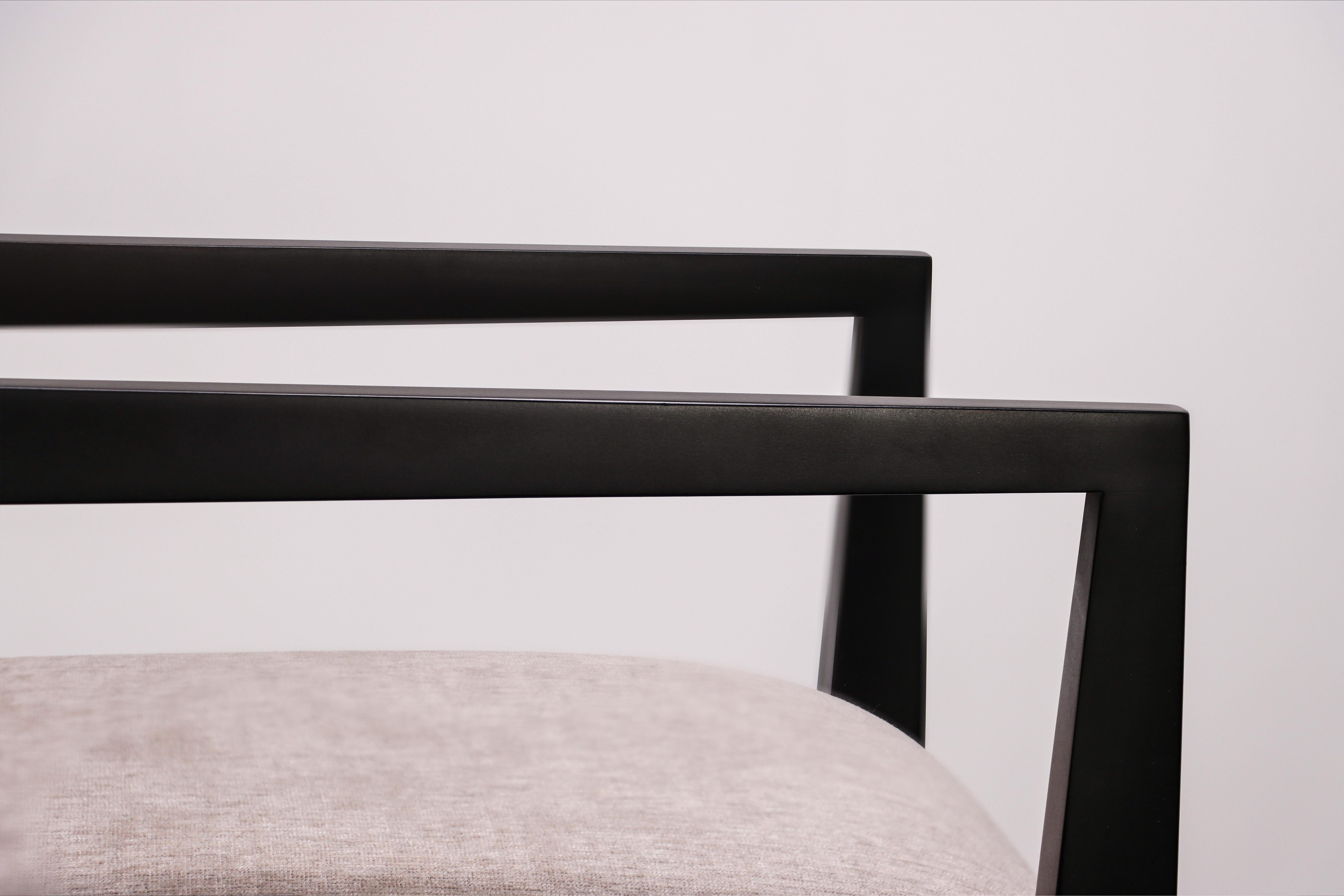 Moderner Sessel mit Rohrrückenlehne aus ebonisiertem Holz von Costantini, Recoleta im Angebot 5