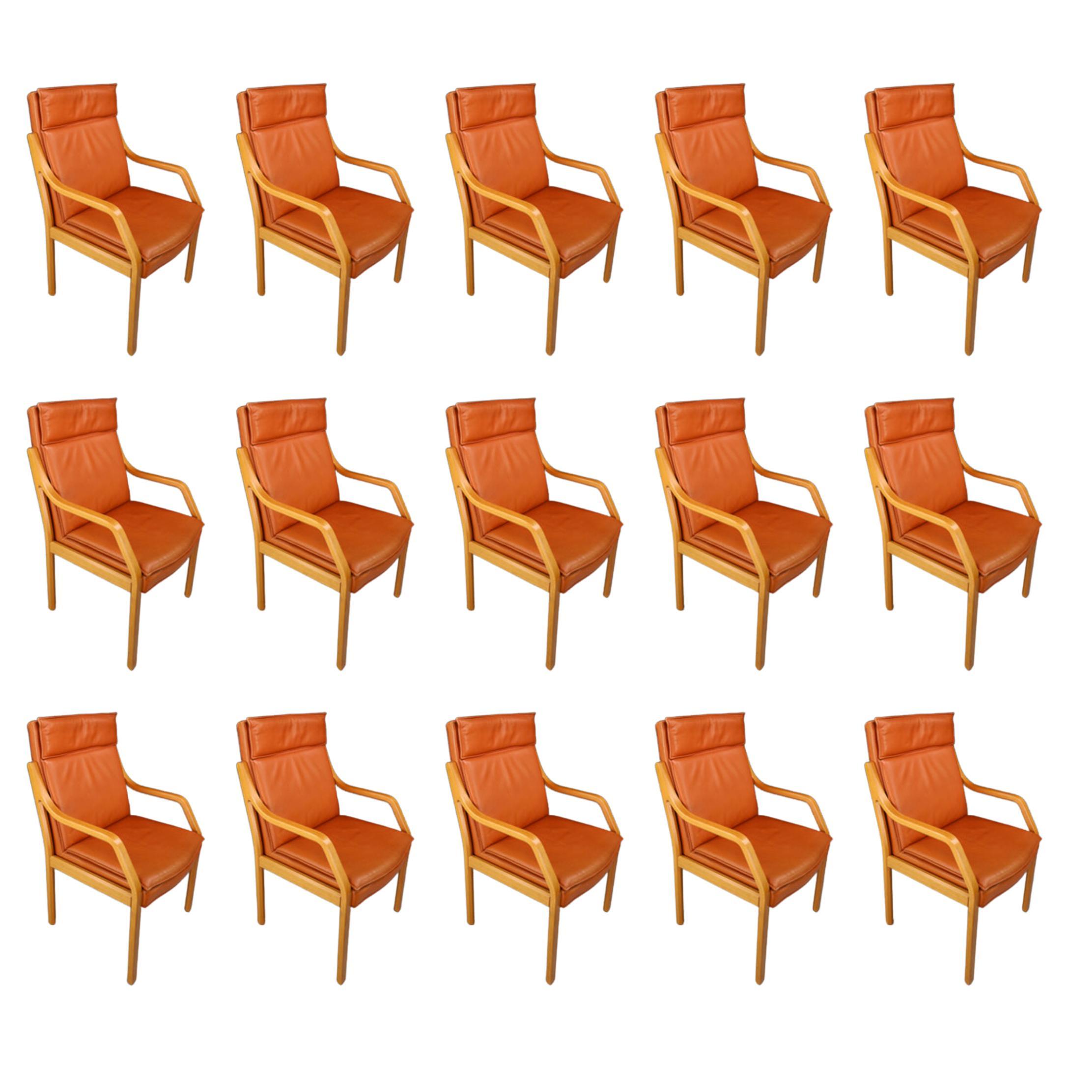 Walter Knoll ensemble de 16 chaises de salle à manger en bois cintré et cuir, Allemagne, années 1970
