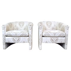 Sillones modernos a la manera de Georgio Armani Casa Andromeda Designs