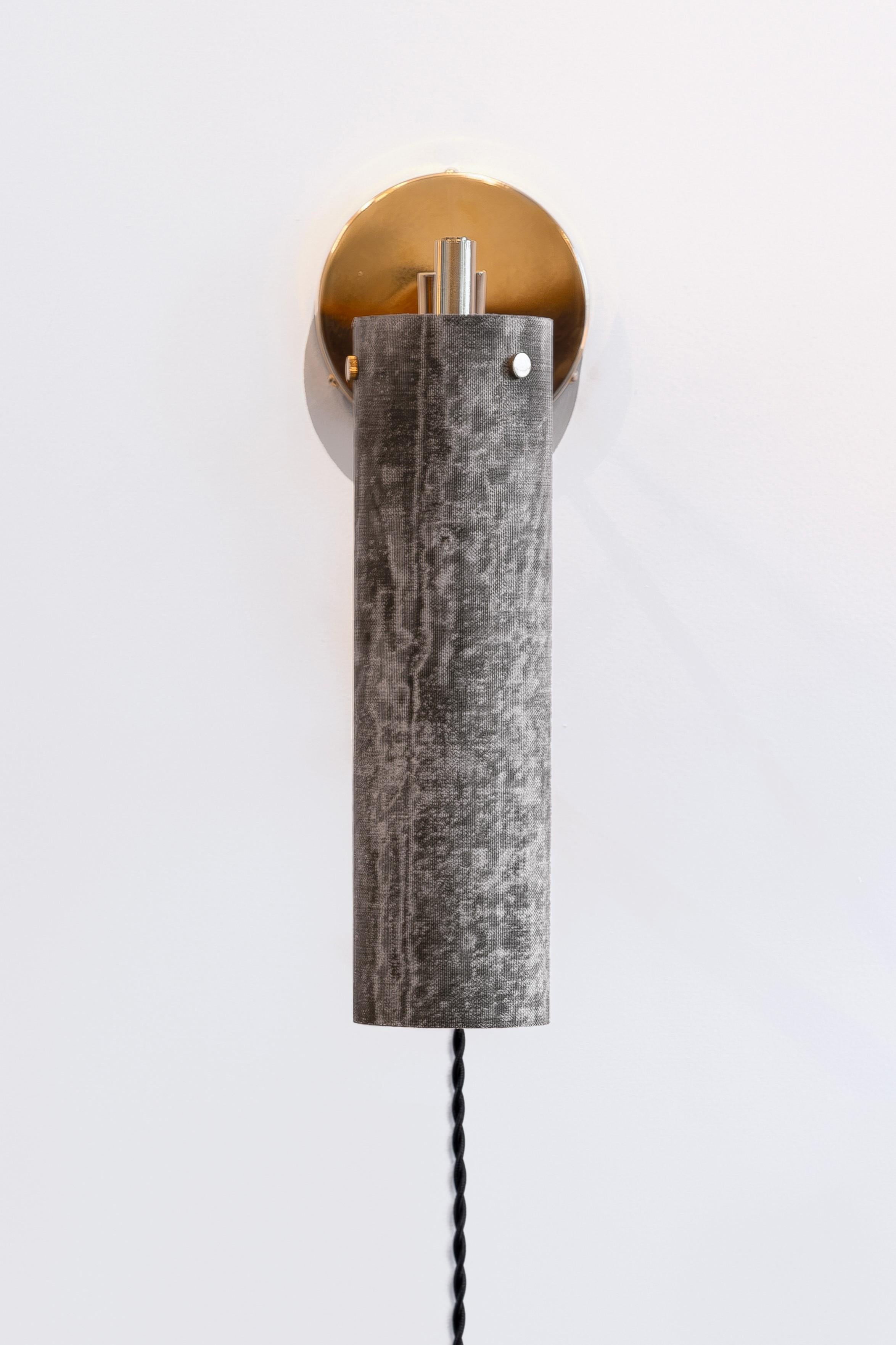 Sconce moderne armate in lino Micarta, ottone lucidato, plug-in con interruttore, Mutuus in vendita 2
