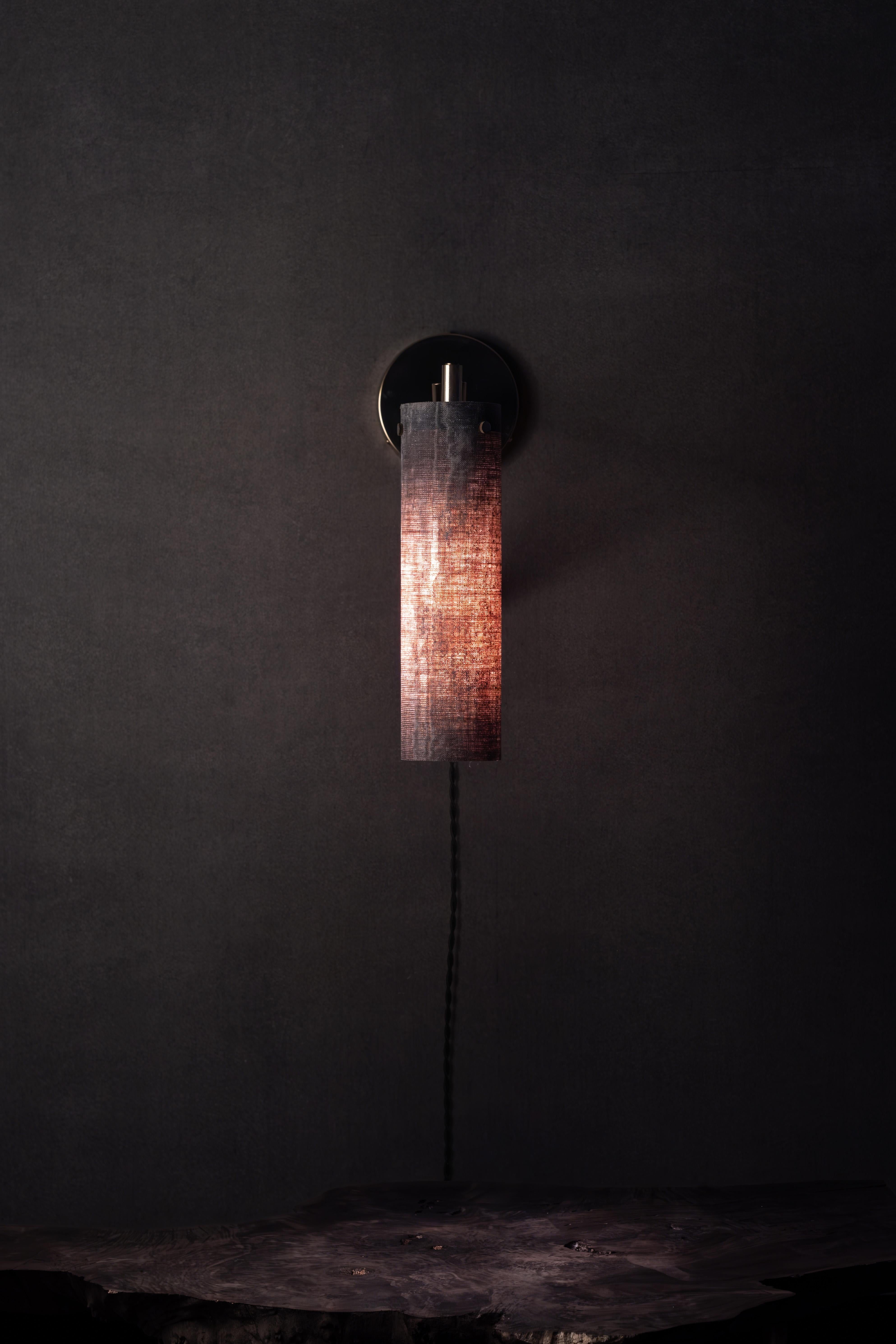 Sconce moderne armate in lino Micarta, ottone lucidato, plug-in con interruttore, Mutuus In condizioni Nuovo in vendita a Seattle, WA
