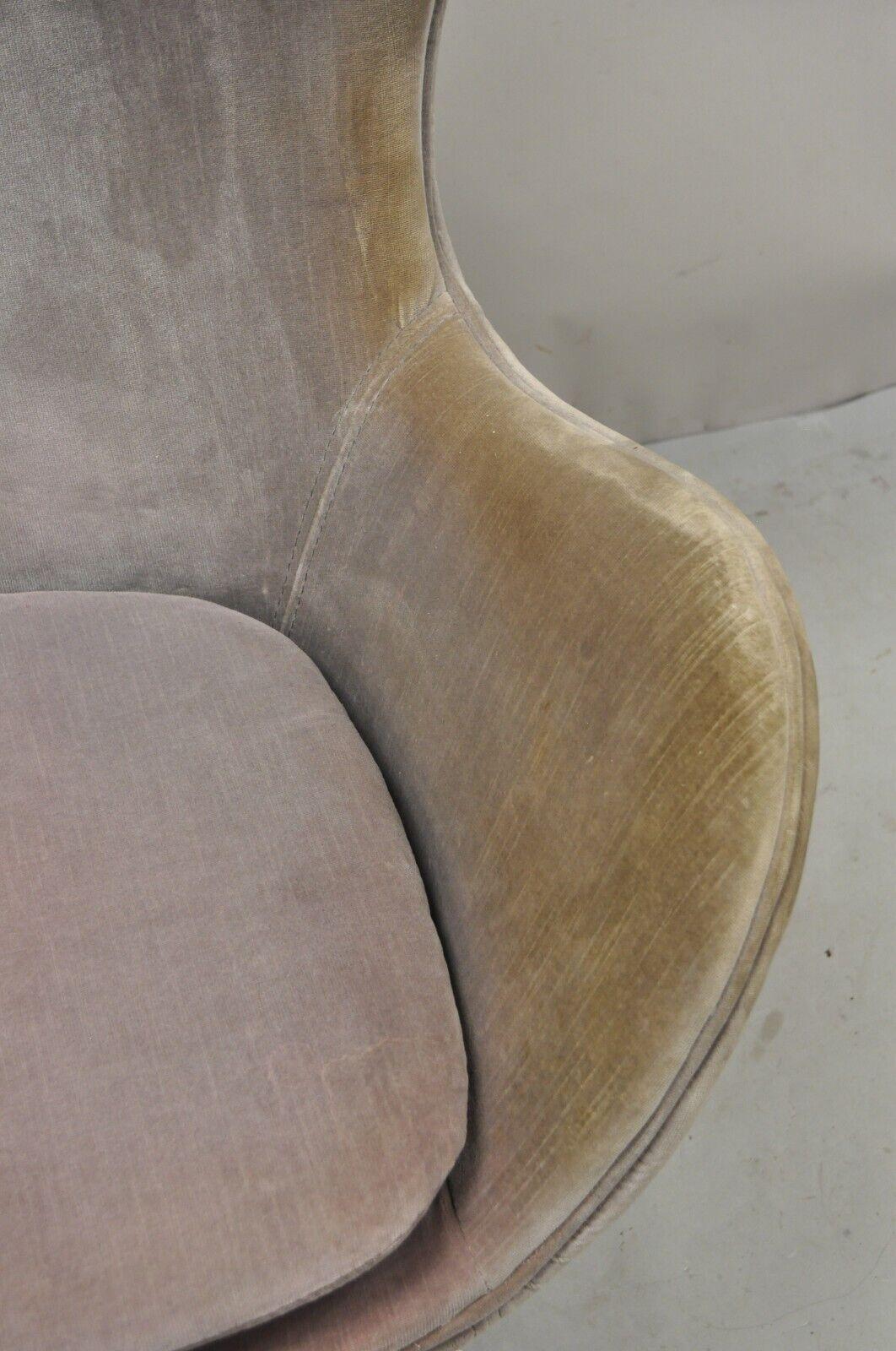 Modern Arne Jacobsen Style Upholstered Egg Lounge Swivel Club Chair In Good Condition In Philadelphia, PA