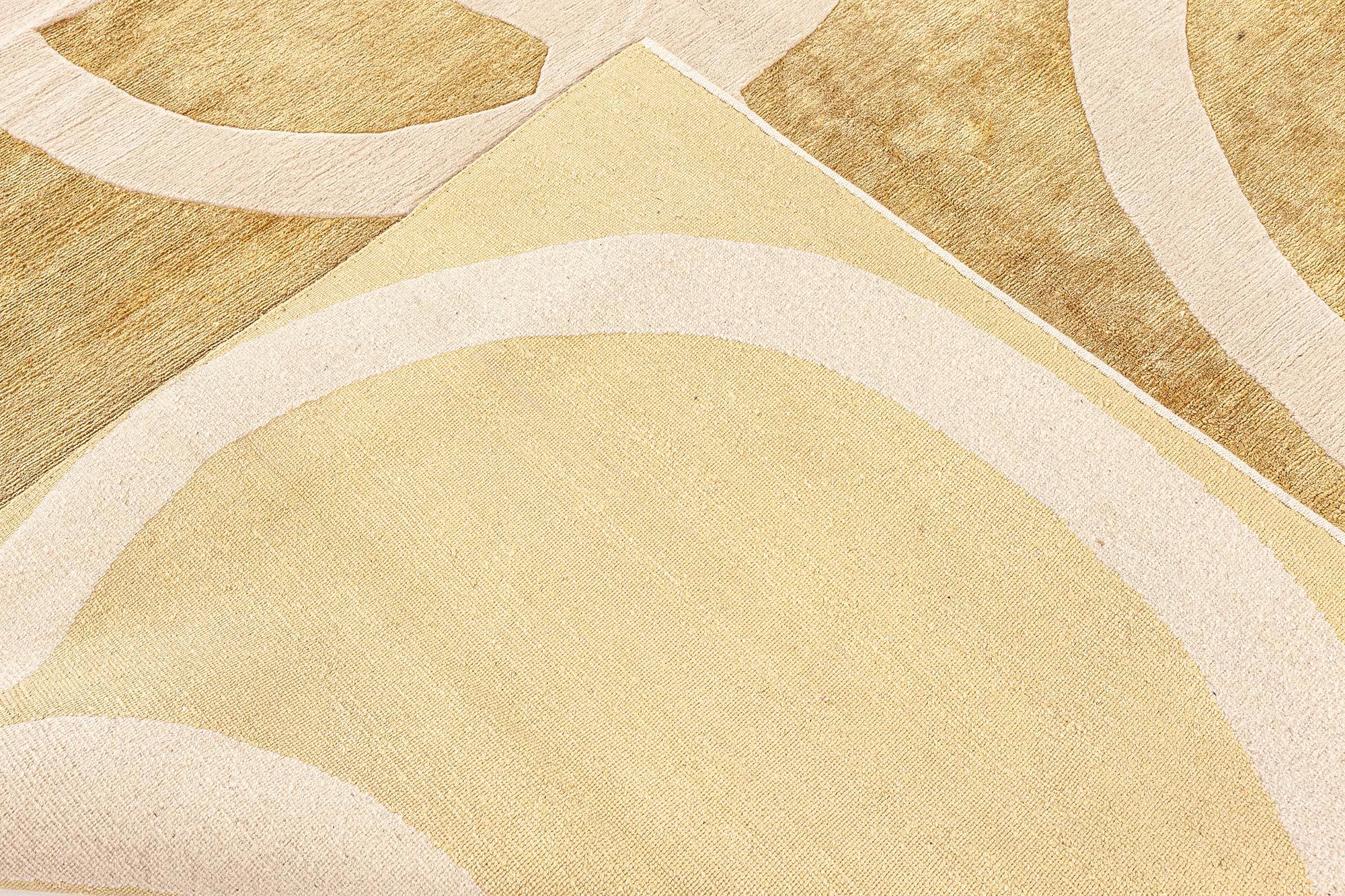 Tappeto moderno Art Deco Beige e Oro Quantum Circles di Doris Leslie Blau In condizioni Nuovo in vendita a New York, NY