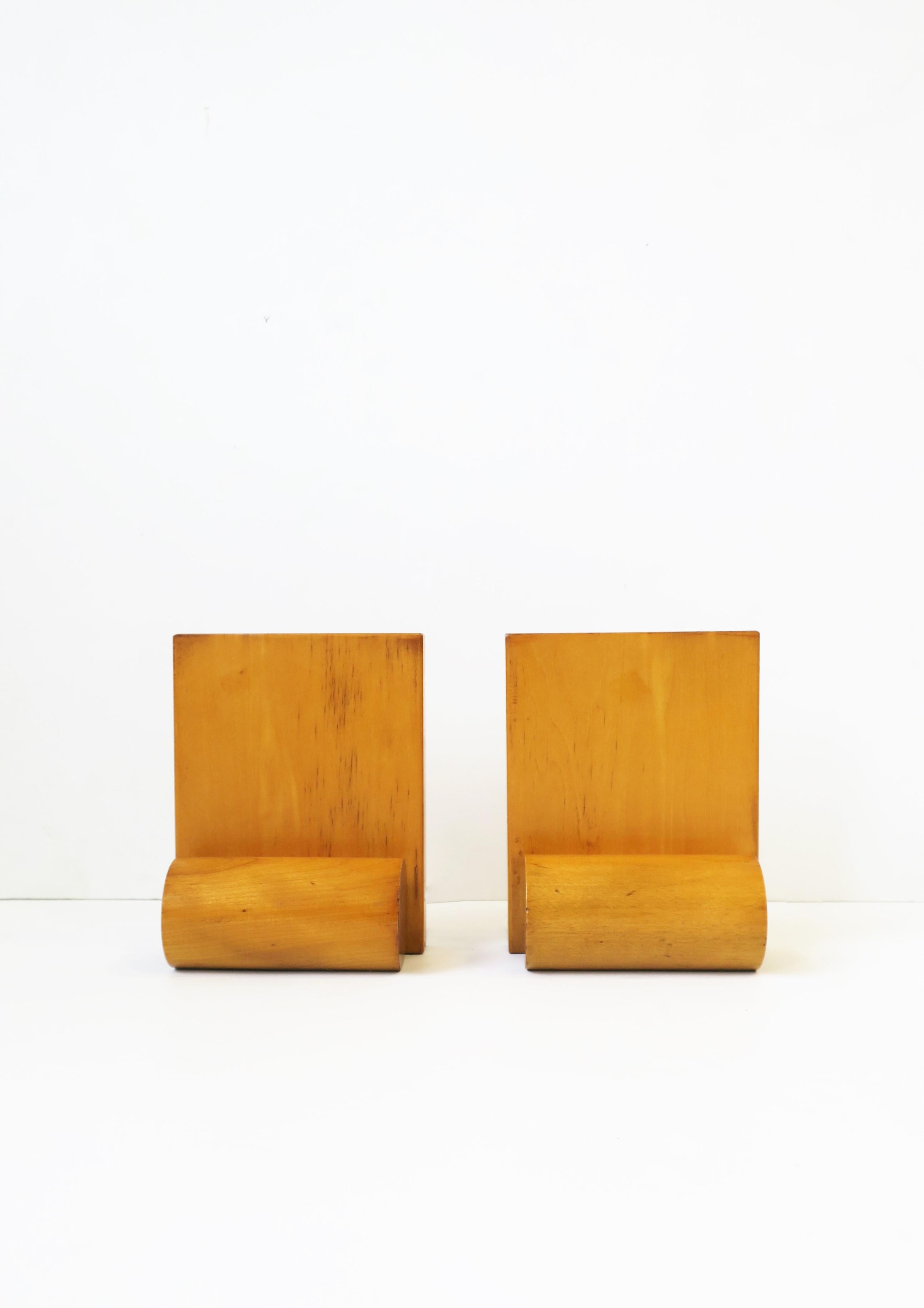 Art Deco Modern Bookends, Pair In Good Condition For Sale In New York, NY