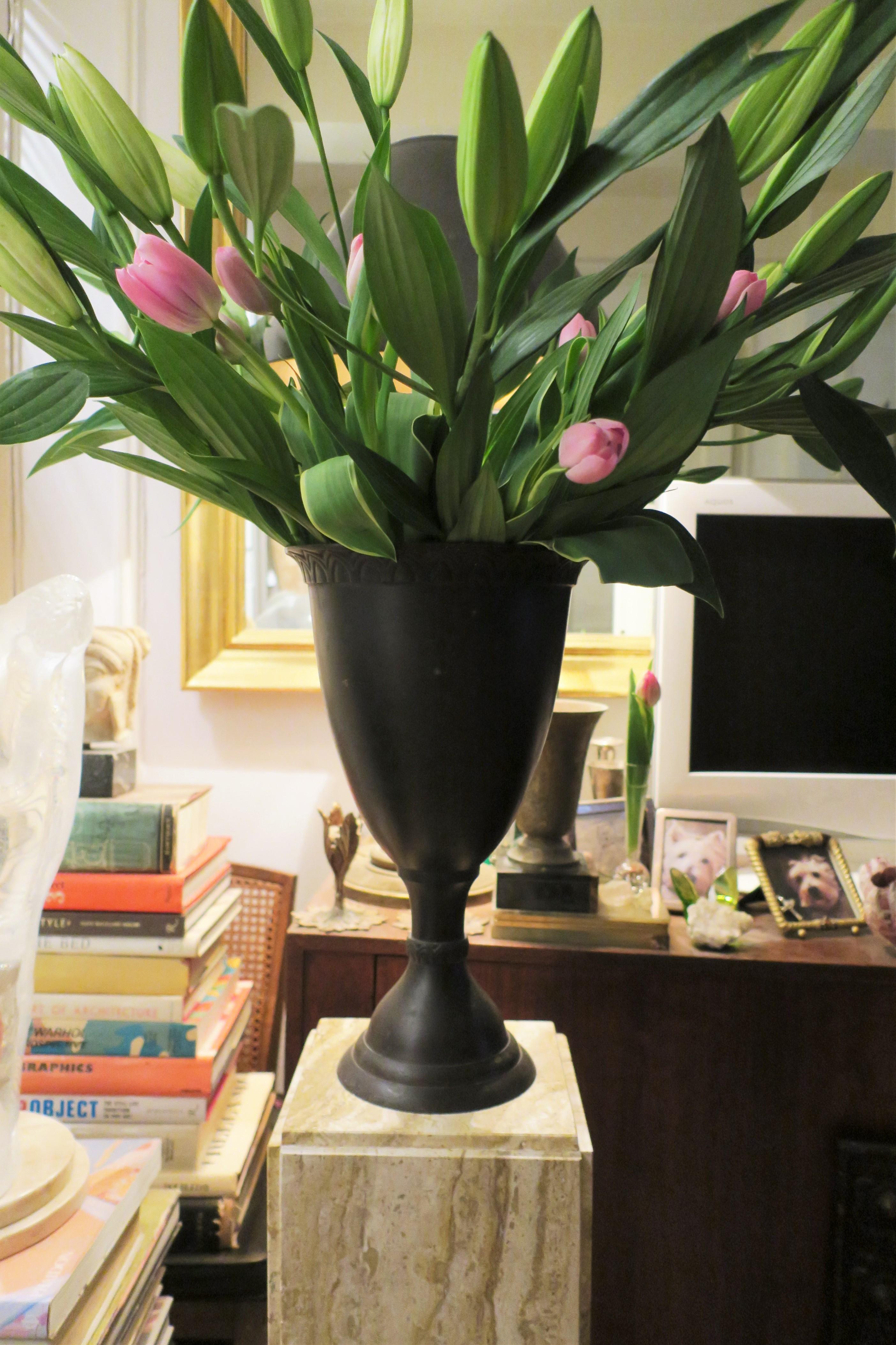 Modern Art Deco Bronze Urn Vase For Sale at 1stDibs | modern bronze ...