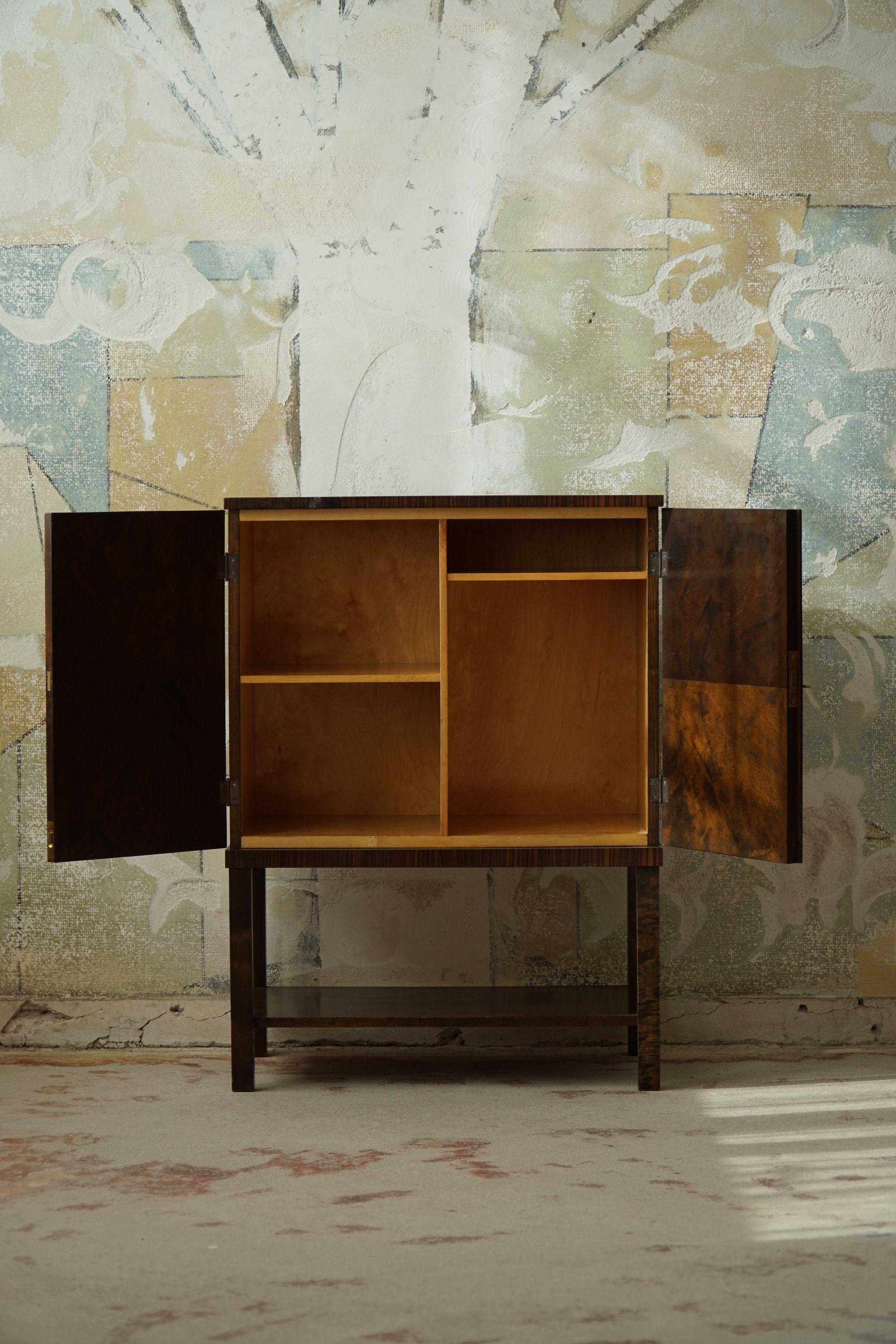 Modern Art Deco Cabinet in Flamed Birch & Teak, Swedish Cabinetmaker, 1930s 10