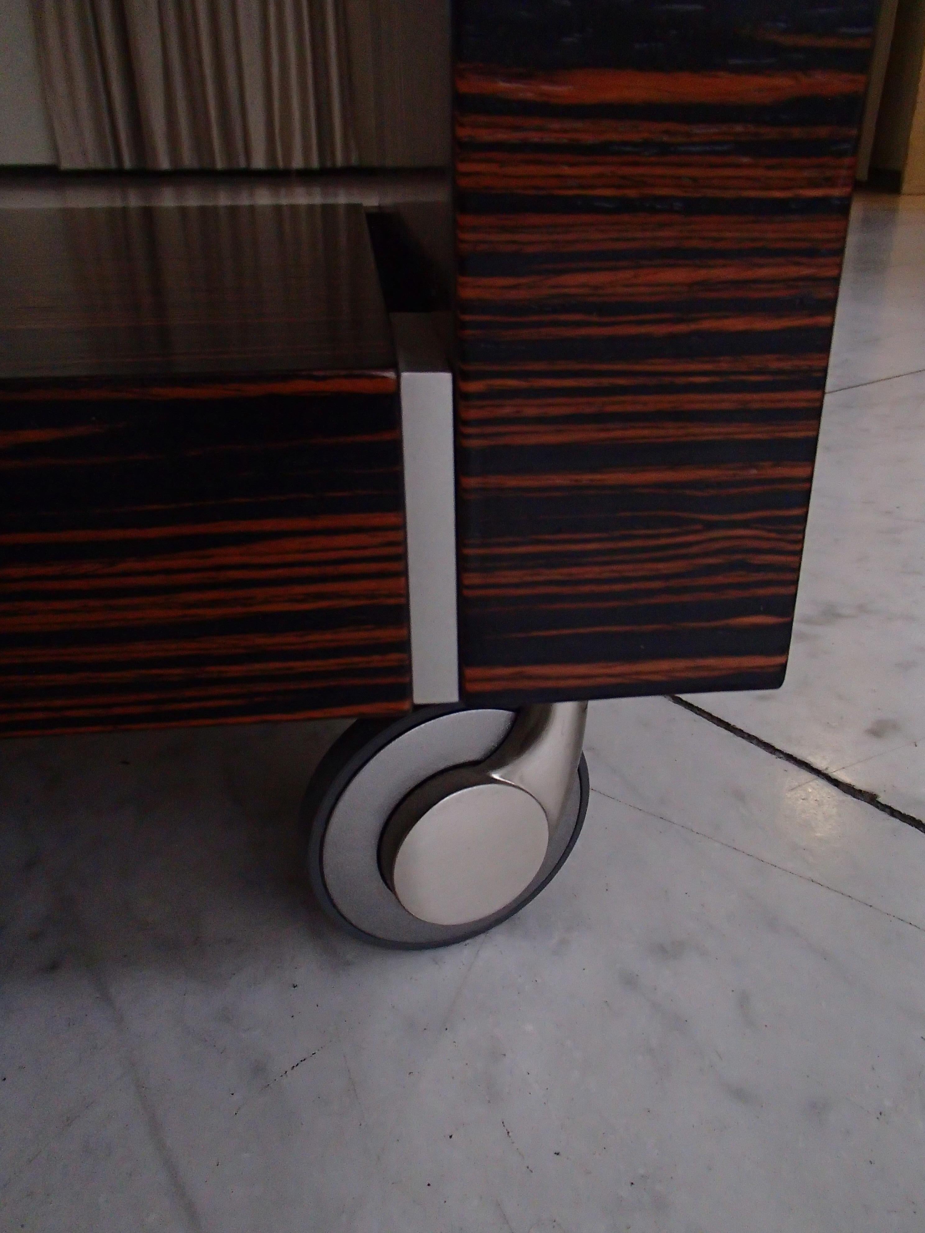 nightstand with wheels