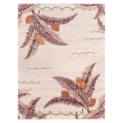 Moderner Art-Déco-Teppich mit Blumenmuster in zartem Beige „Golden Pinecones“ von Doris Leslie Blau