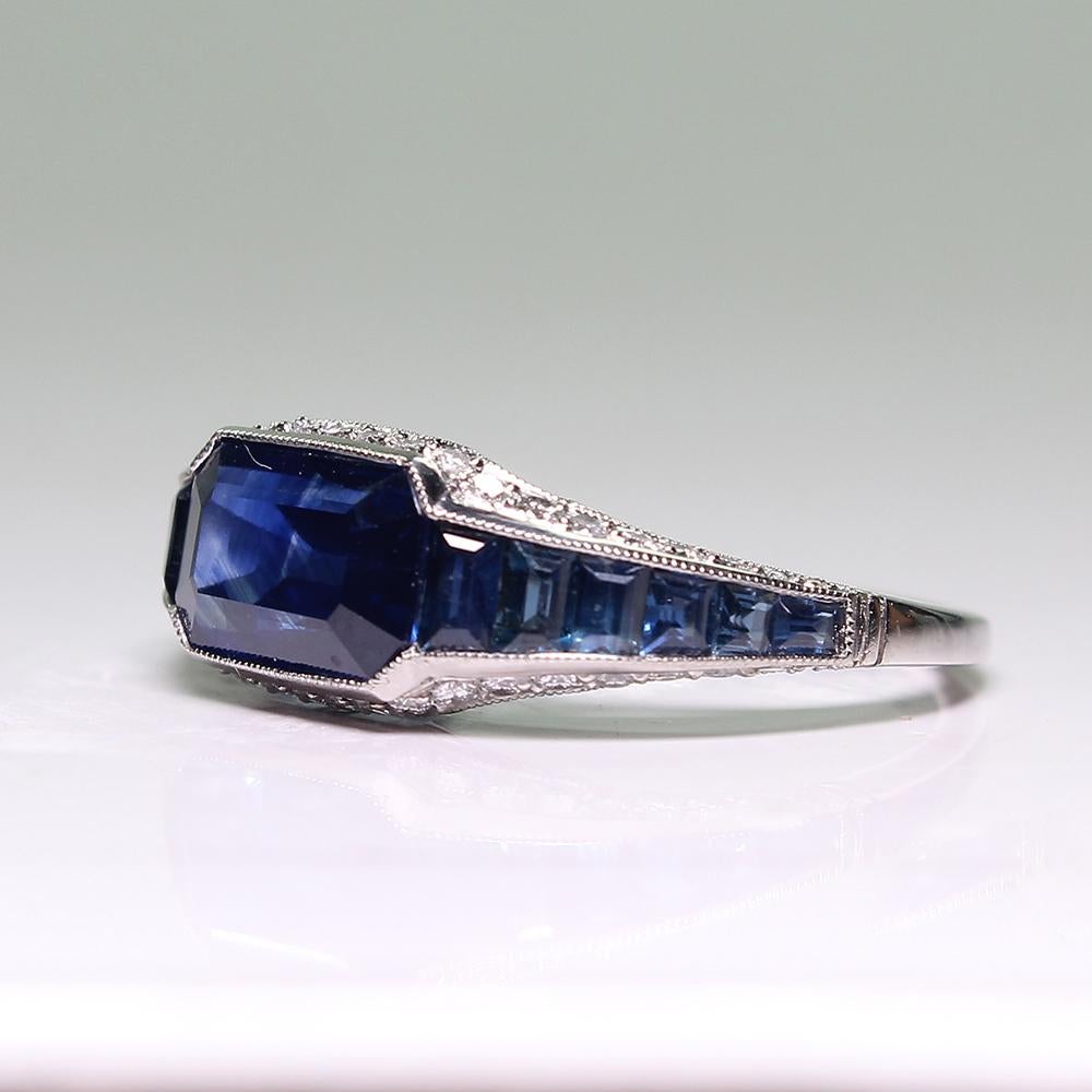 Women's or Men's Modern Art Deco Platinum 5.9 Carat Sapphire ‘GIA Certified’ and Diamond Ring