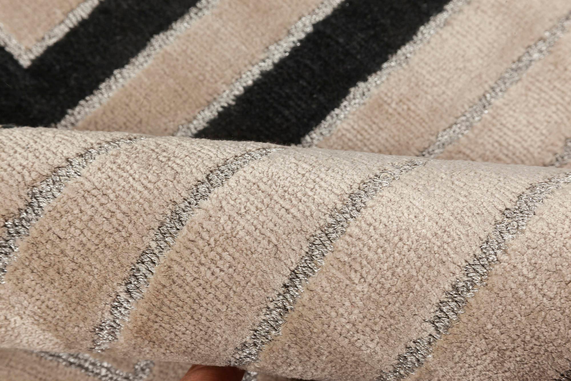 Tappeto moderno Art Deco di Studio David per Doris Leslie Blau.
Dimensioni: 14'0