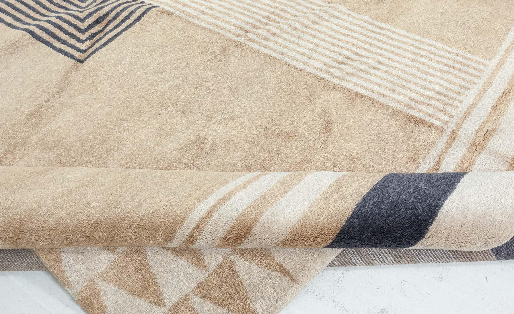 Moderner Art-Déco-Teppich von Doris Leslie Blau
Größe: 19'7