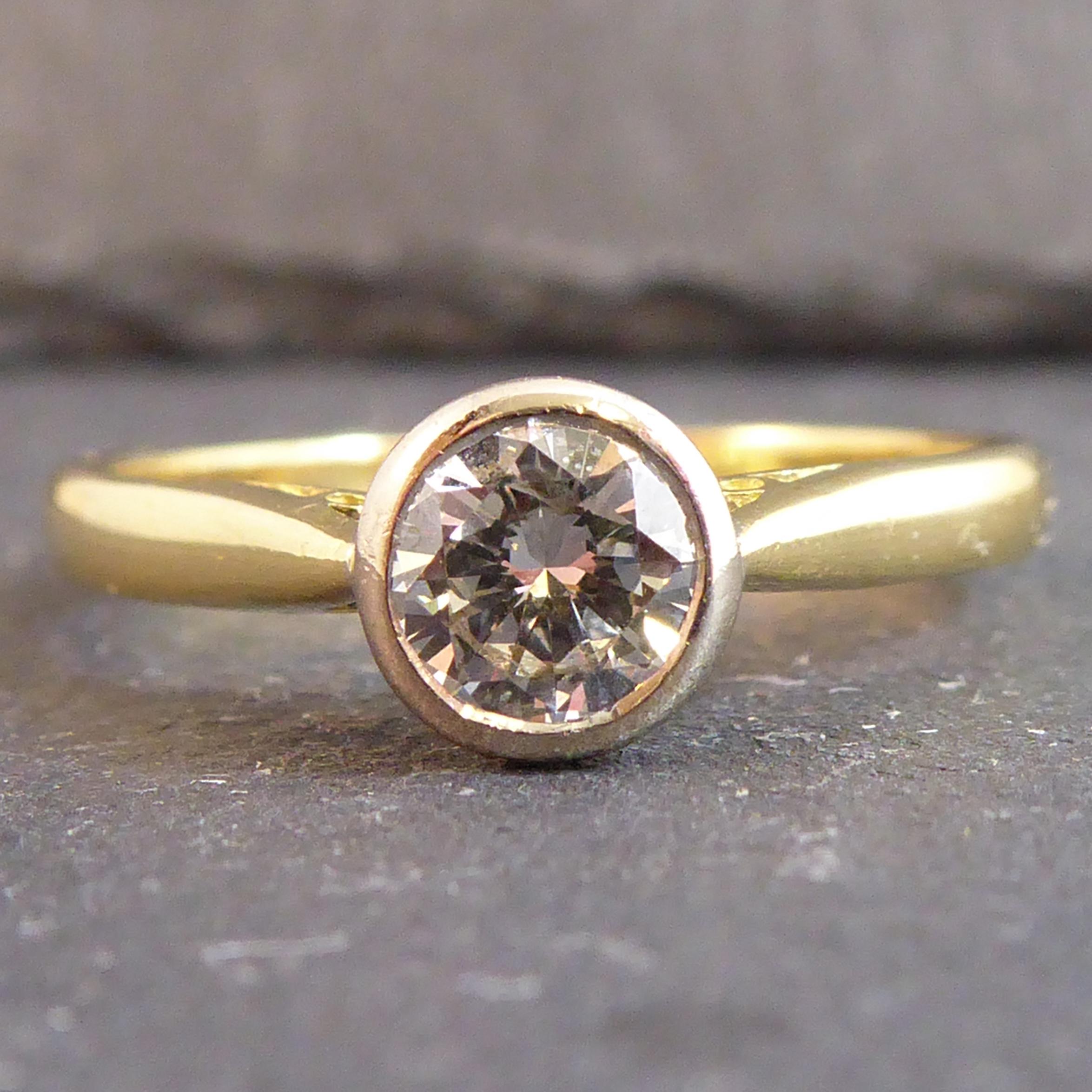 Modern Art Deco Style 0.50 Carat Diamond Solitaire Engagement Ring (Art déco)