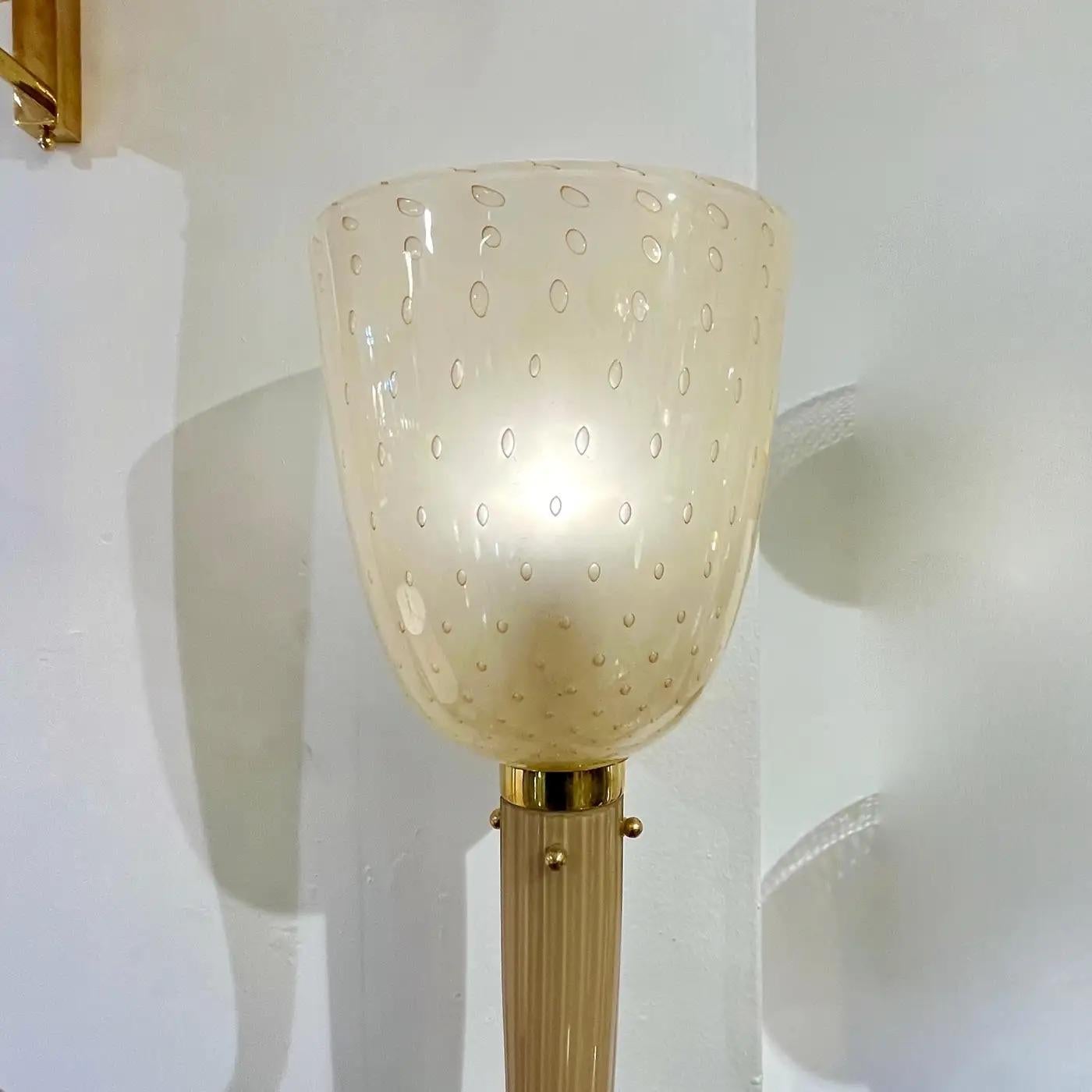 Organico moderno Luci da parete rotonde in vetro di Murano in stile Art Deco moderno Beige Oro Smerigliato Bianco in vendita