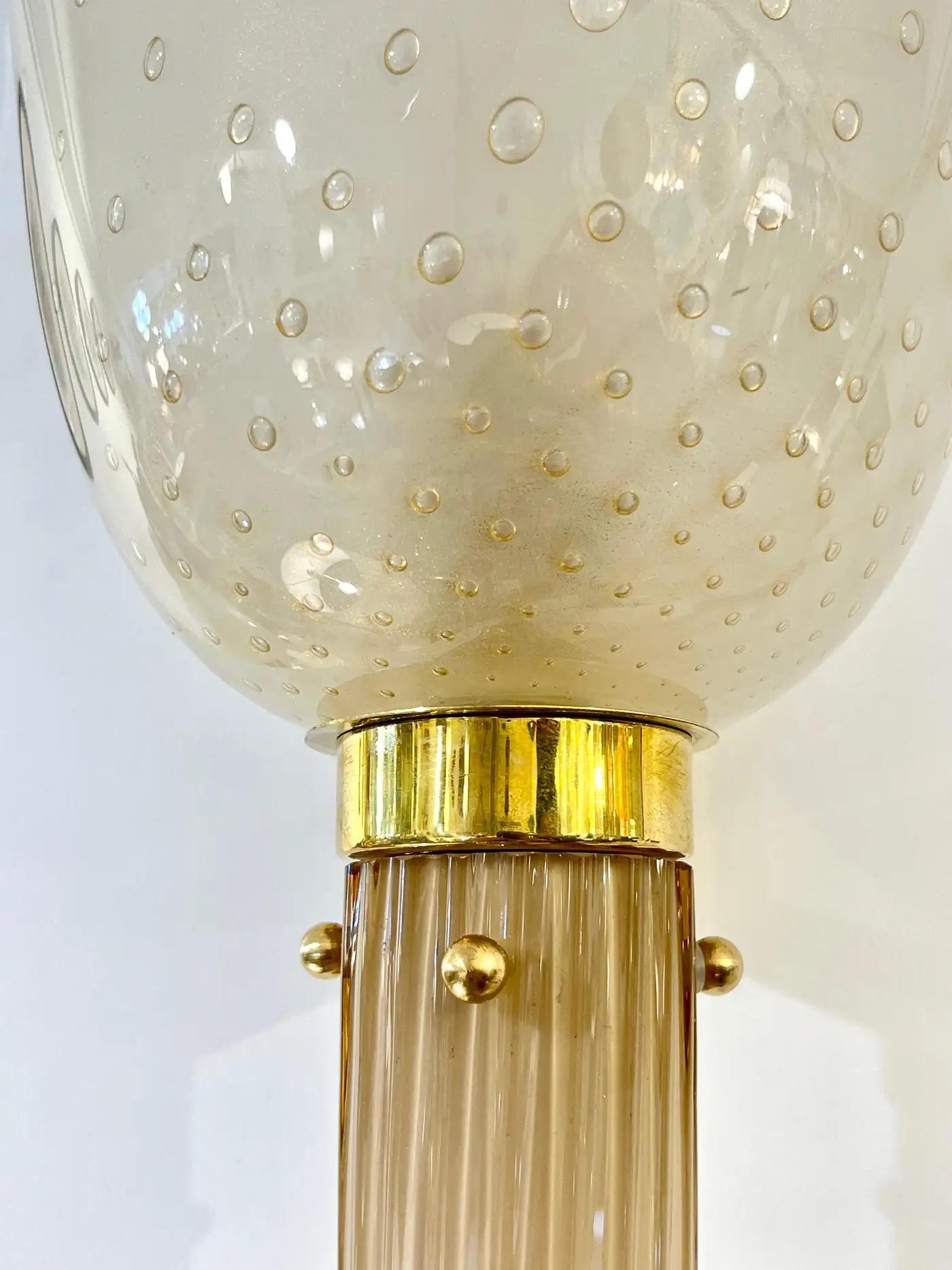 Luci da parete rotonde in vetro di Murano in stile Art Deco moderno Beige Oro Smerigliato Bianco In condizioni ottime in vendita a New York, NY
