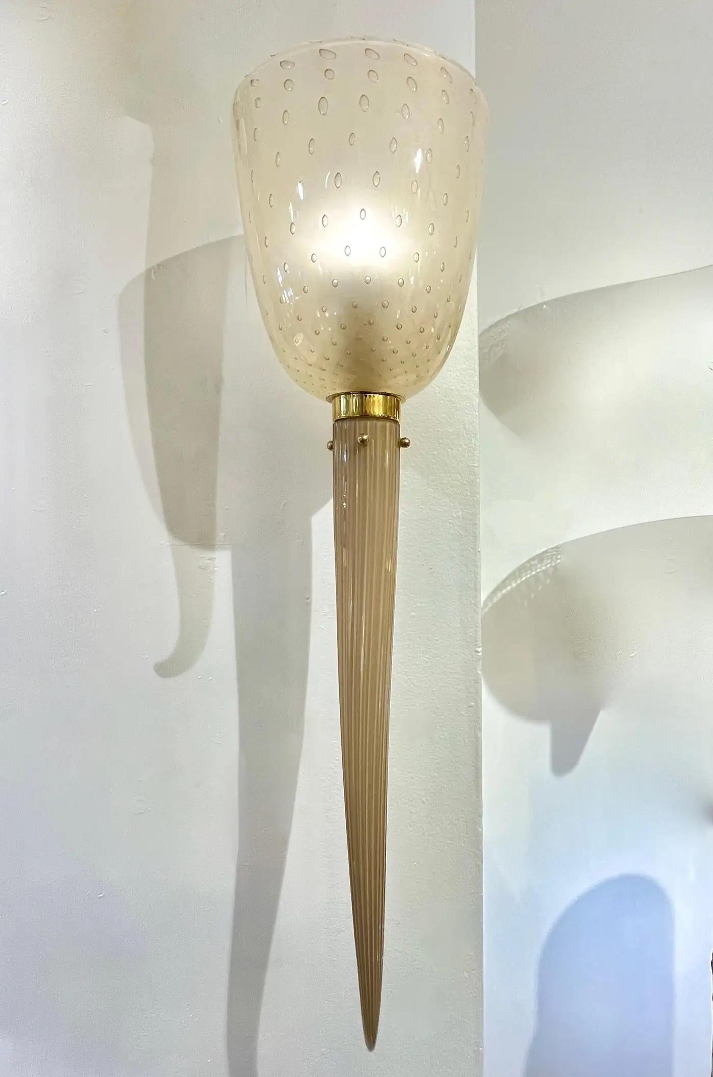 Luci da parete rotonde in vetro di Murano in stile Art Deco moderno Beige Oro Smerigliato Bianco in vendita 1