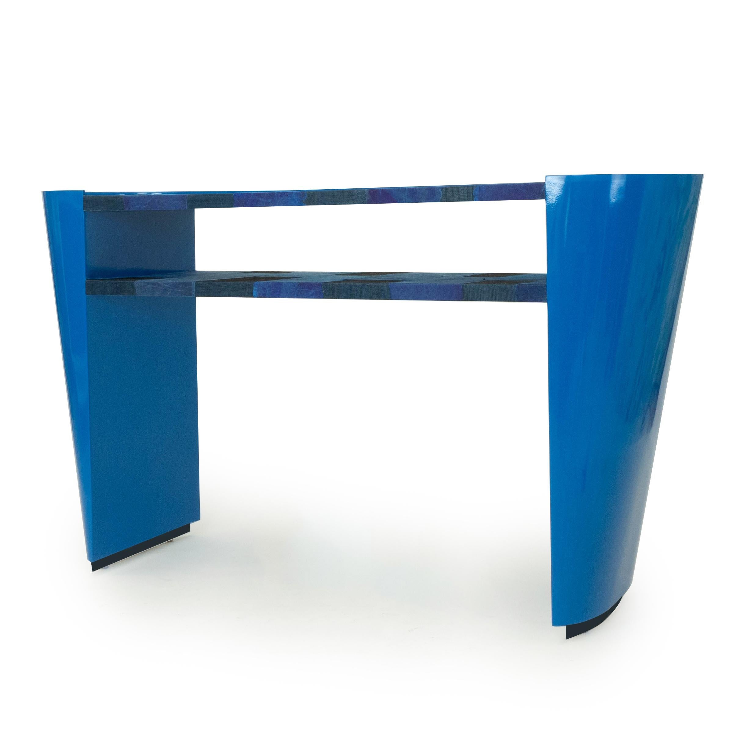 Modern Art Deco Style Console Table in Blue In Excellent Condition For Sale In Greenwich, CT