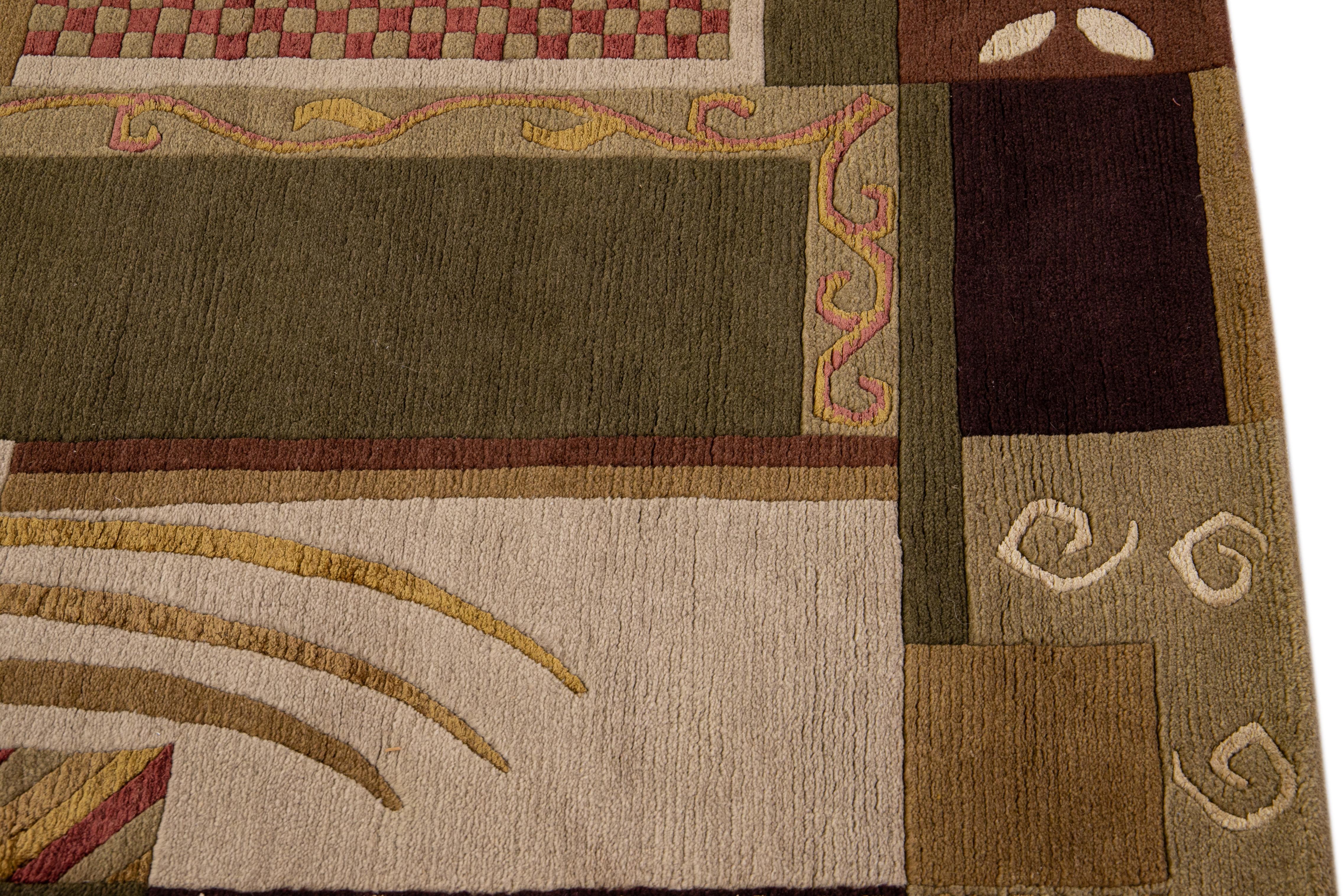 Modern  Handgefertigter brauner Woll-Läufer mit abstraktem Motiv im Art-déco-Stil (Sonstiges) im Angebot