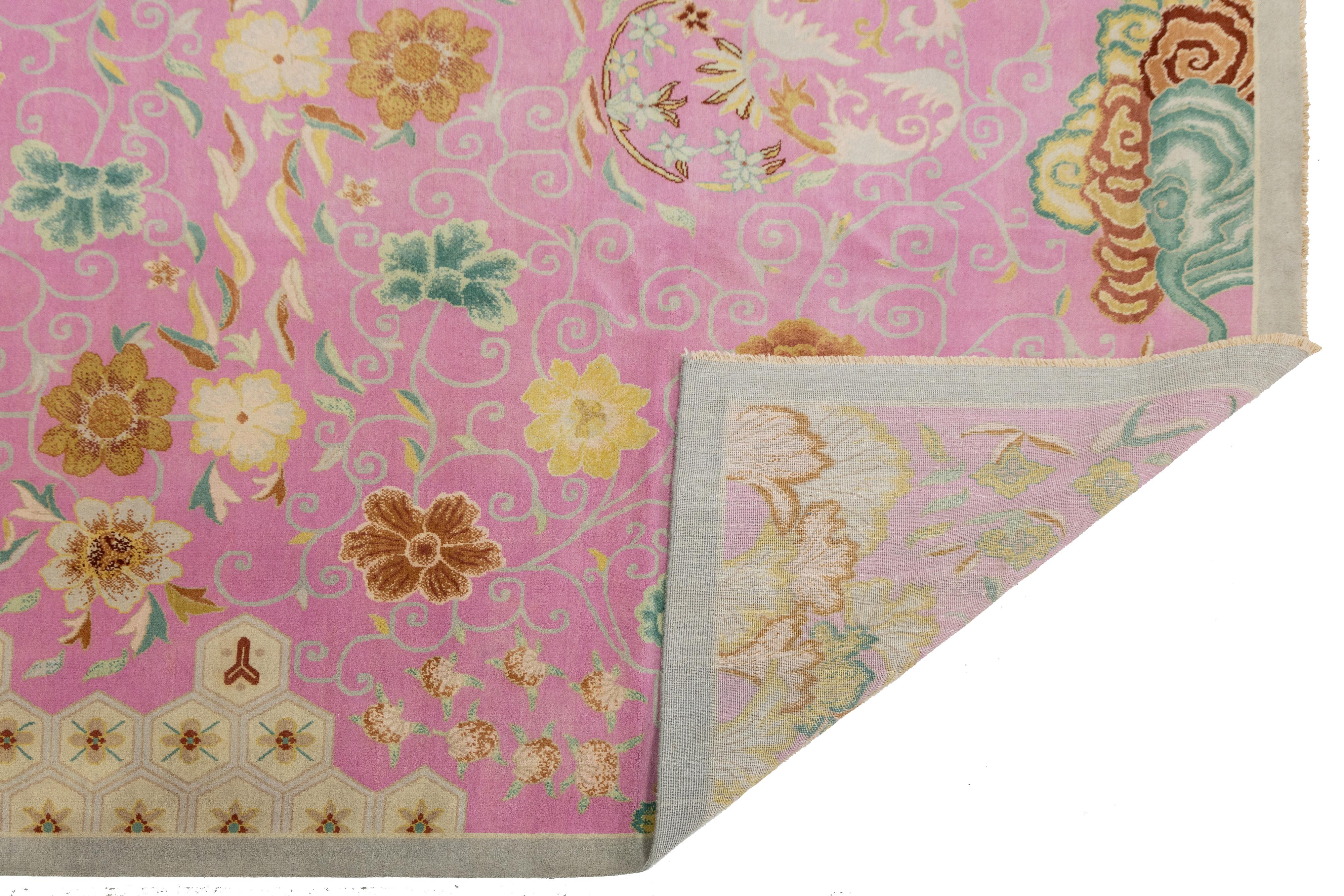 Mid-Century moderno Modern Art Deco Style Handmade Wool Rug In Pink With Floral Design in vendita