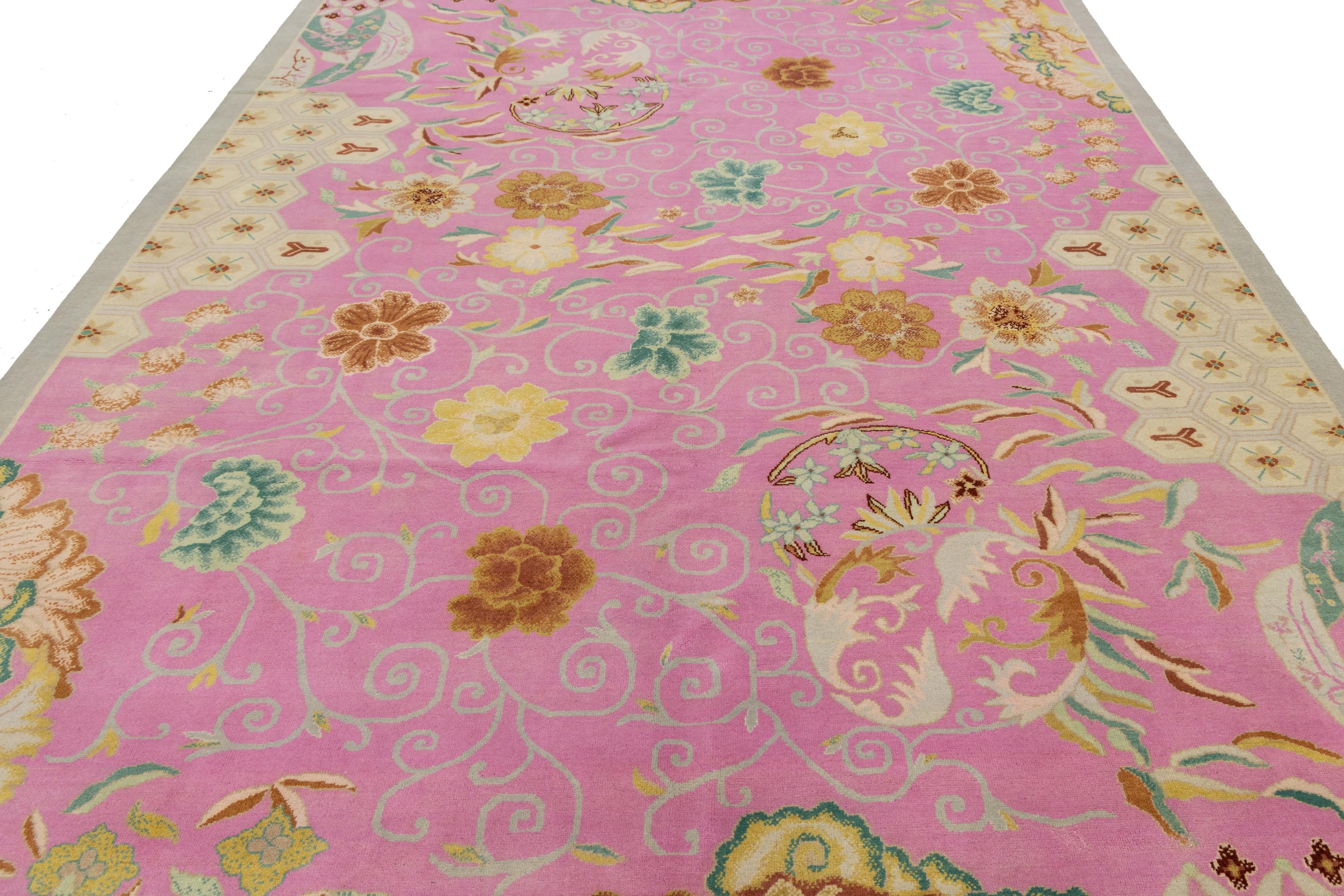 Lana Modern Art Deco Style Handmade Wool Rug In Pink With Floral Design in vendita