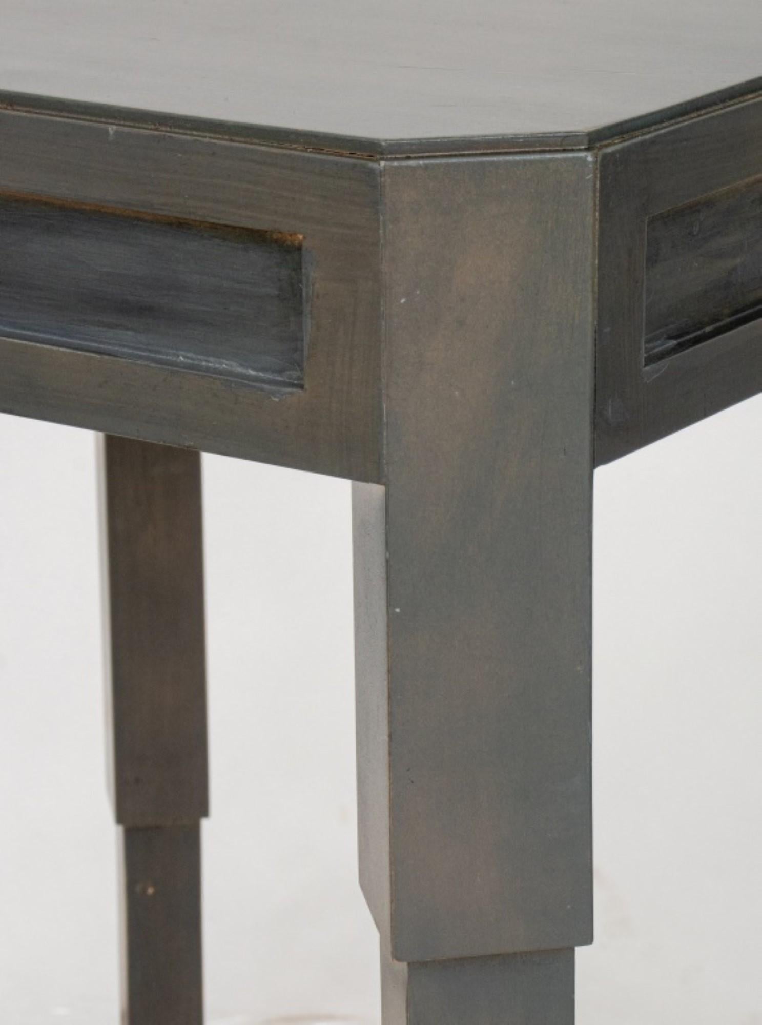 Moderner Tisch im Art-Déco-Stil bemalt (21. Jahrhundert und zeitgenössisch) im Angebot
