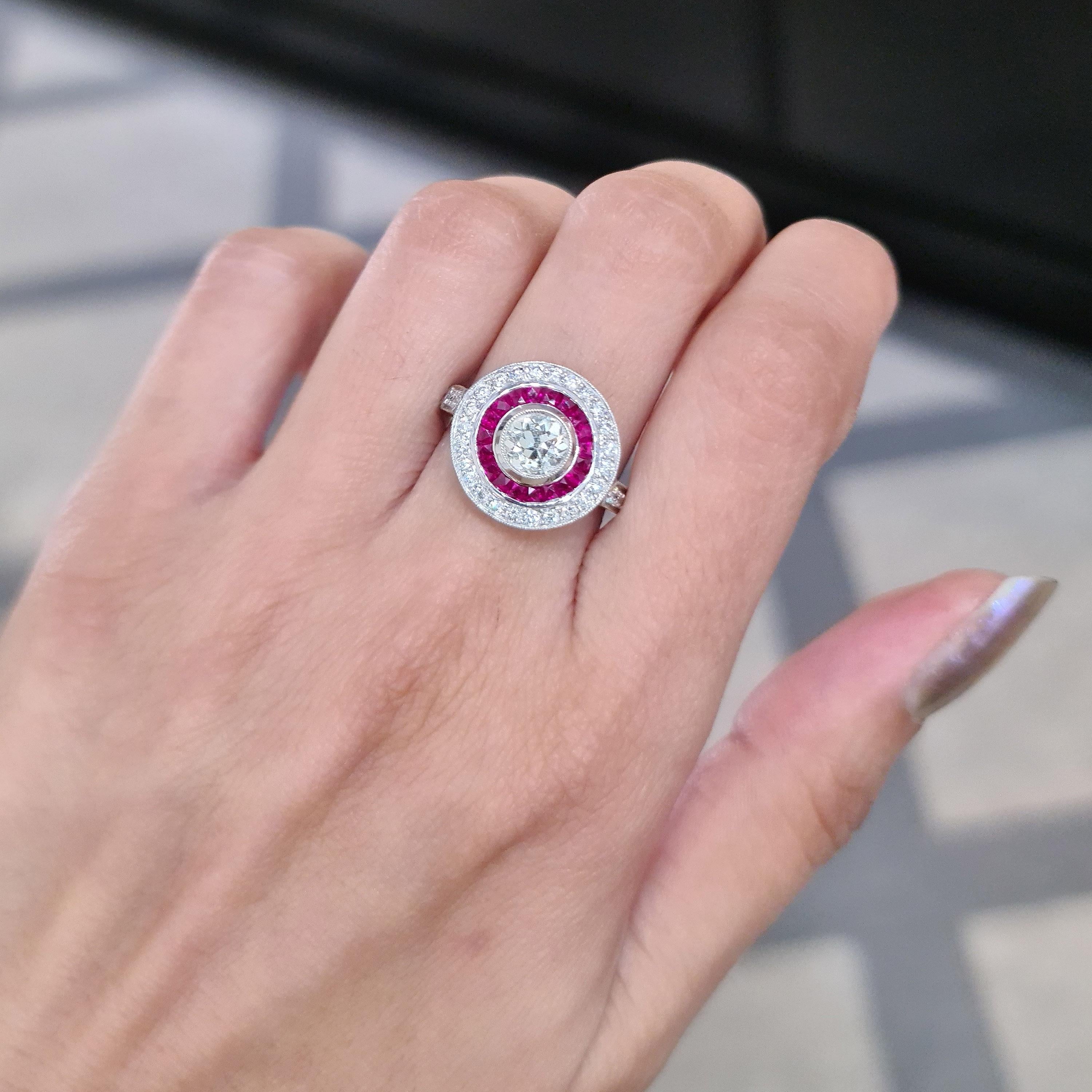 Modern Art Deco Style Ruby, Diamond and Platinum Target Cluster Ring 0.93 Carats In Excellent Condition In London, GB