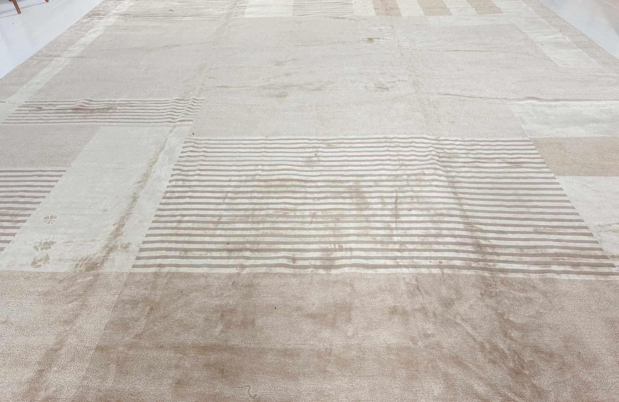 Noué à la main Tapis tibétain moderne de style Art déco Soie et laine nouées à la main par Doris Leslie Blau en vente