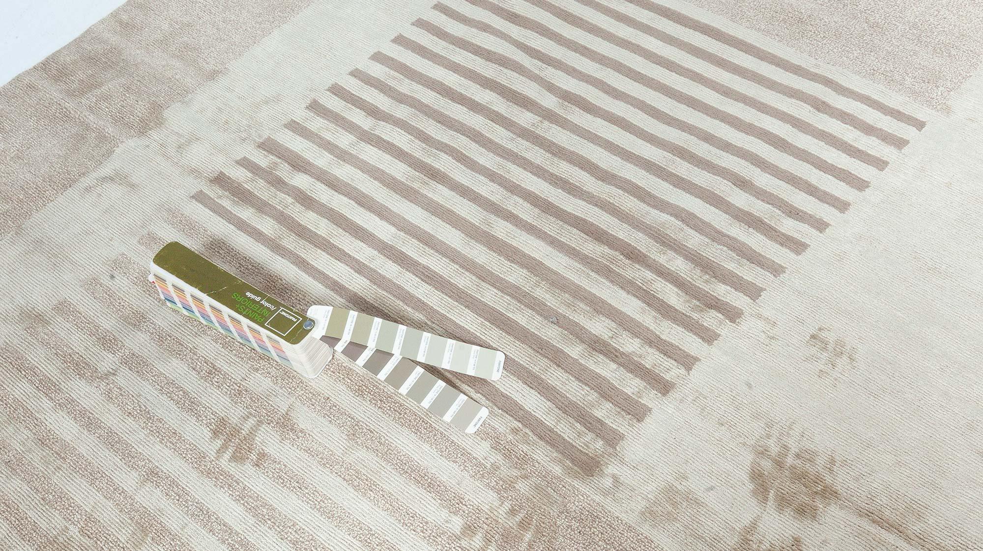 Lana Tappeto tibetano in stile Art Deco moderno annodato a mano in seta e lana da Doris Leslie Blau in vendita