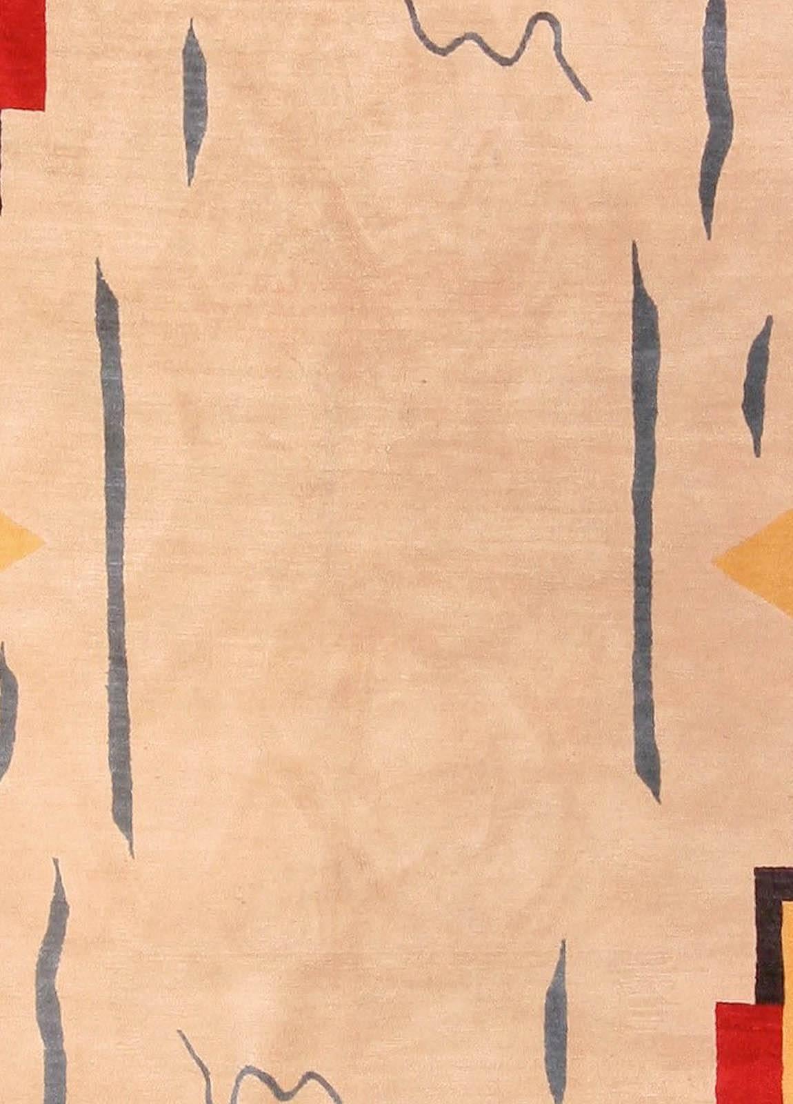 Moderner Art-Deco-Teppich aus tibetischer Wolle - eine kühne Symphonie aus Geometrie und Farbe von Doris Leslie Blau
Größe: 11'0